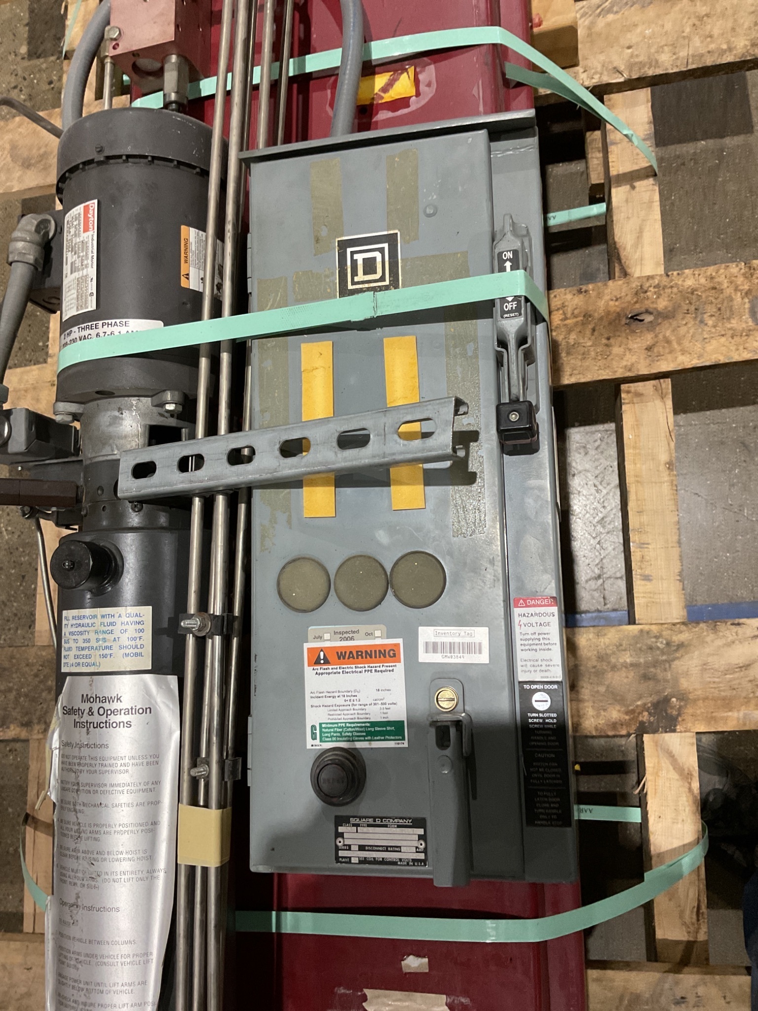 MOHAWK RESOURCES SYSTEM IA 9000# CAPACITY USED VEHICLE LIFT 103" 2