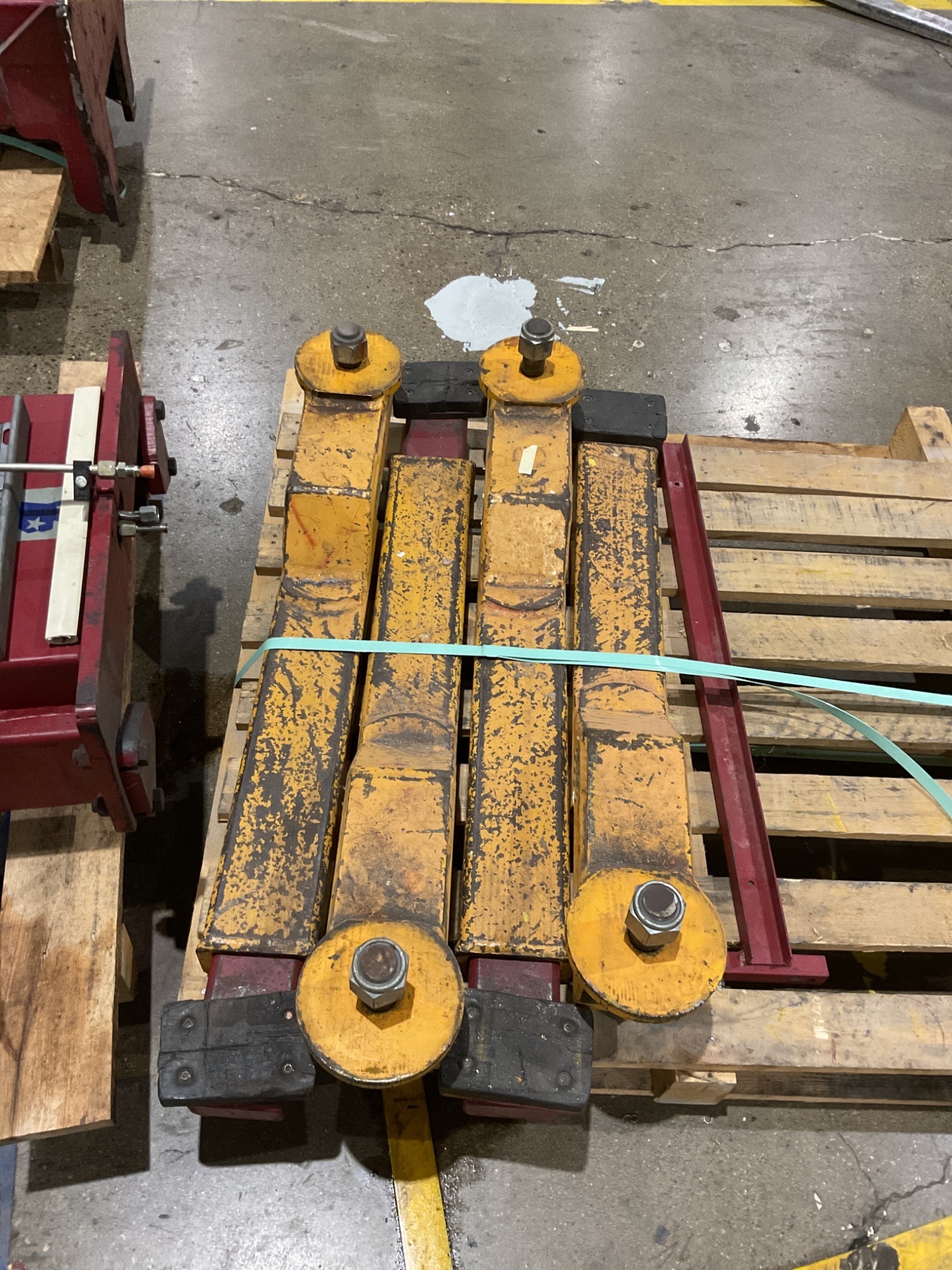 MOHAWK RESOURCES SYSTEM IA 9000# CAPACITY USED VEHICLE LIFT 103" 4