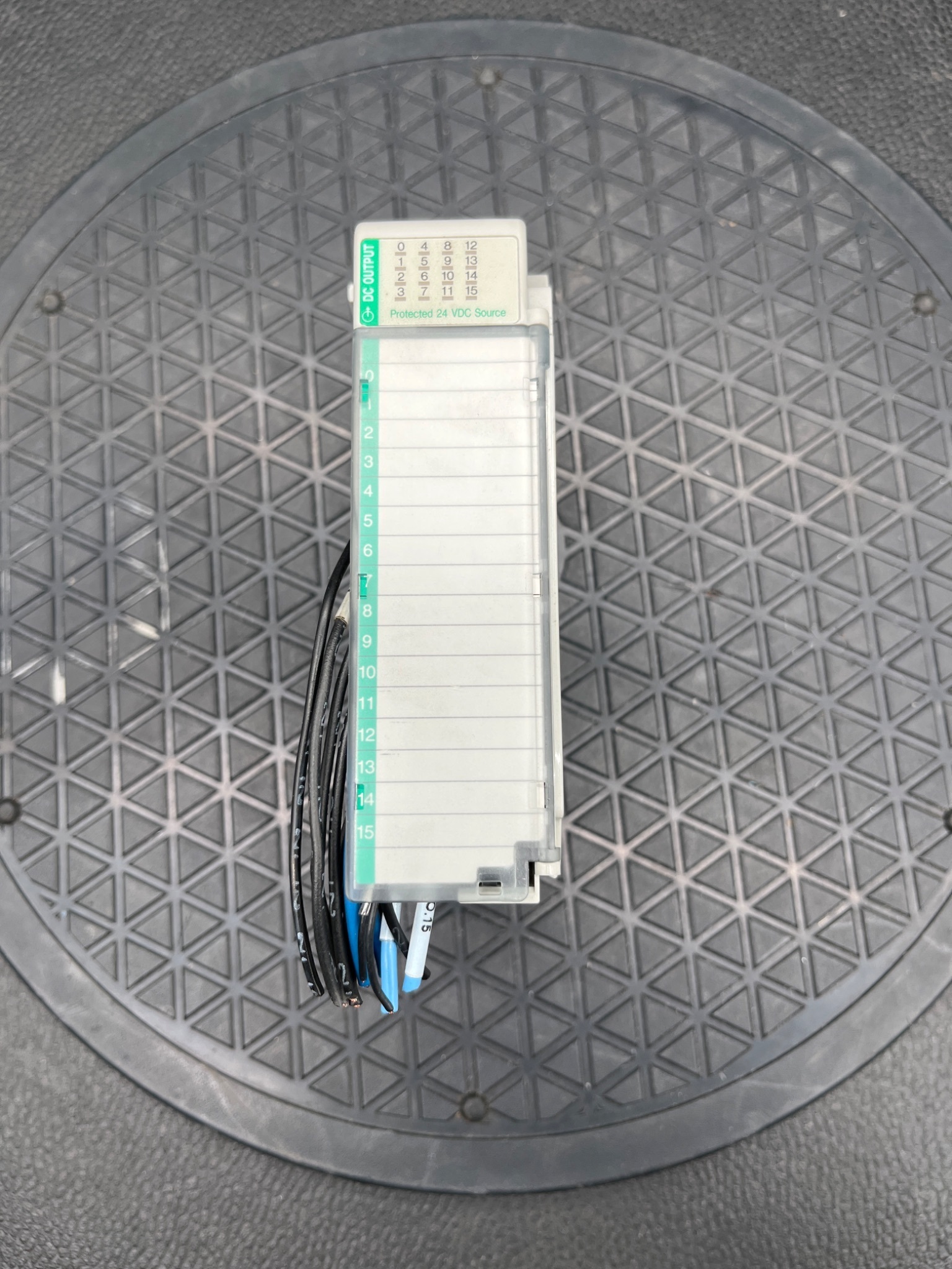 ALLEN-BRADLEY 1769-OB16P Series B Compact I/O Output Module USED 0