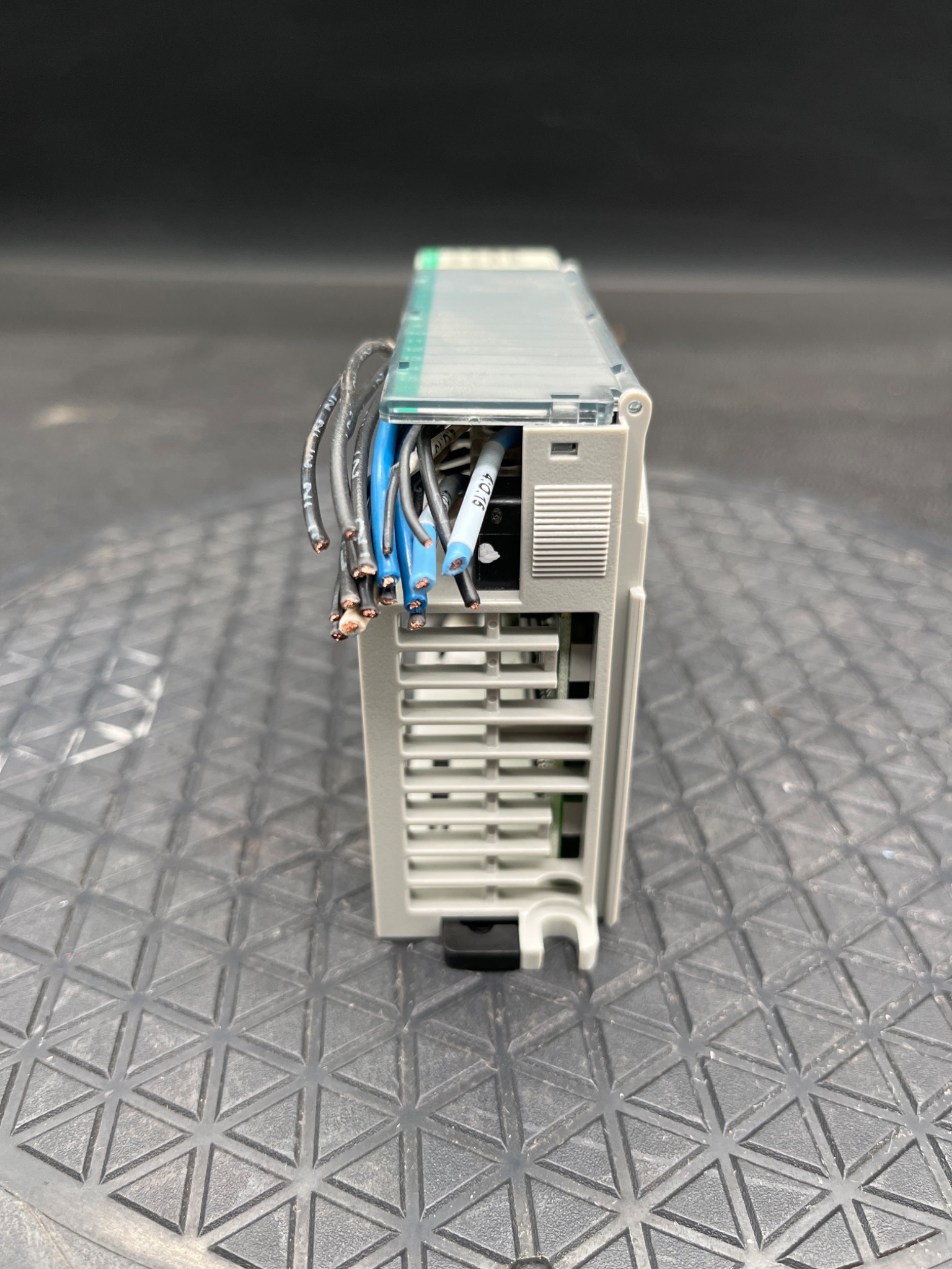 ALLEN-BRADLEY 1769-OB16P Series B Compact I/O Output Module USED 1