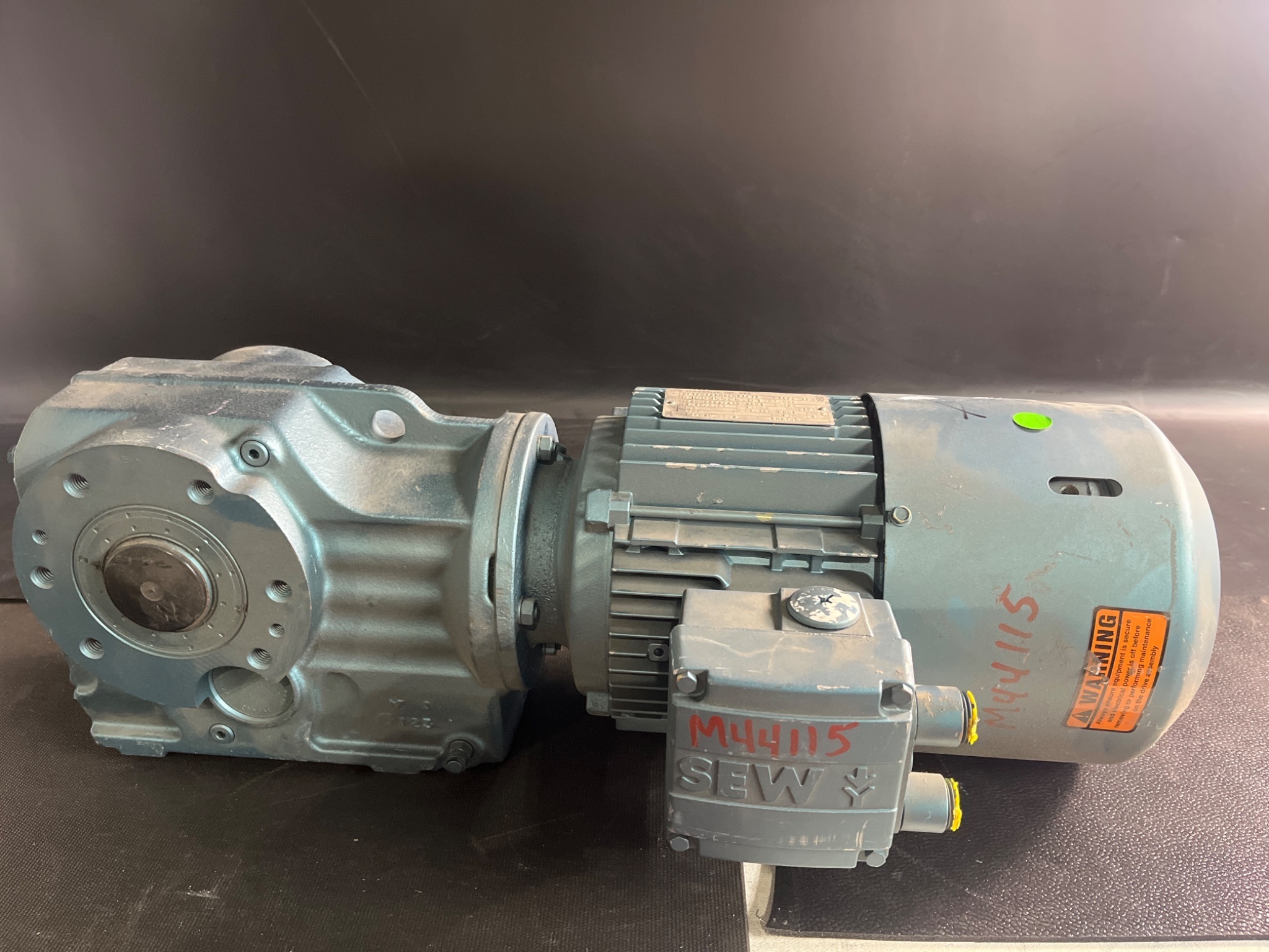 SEW-EURODRIVE DFT90S4BMG2HRTFIS Gearmotor USED 0