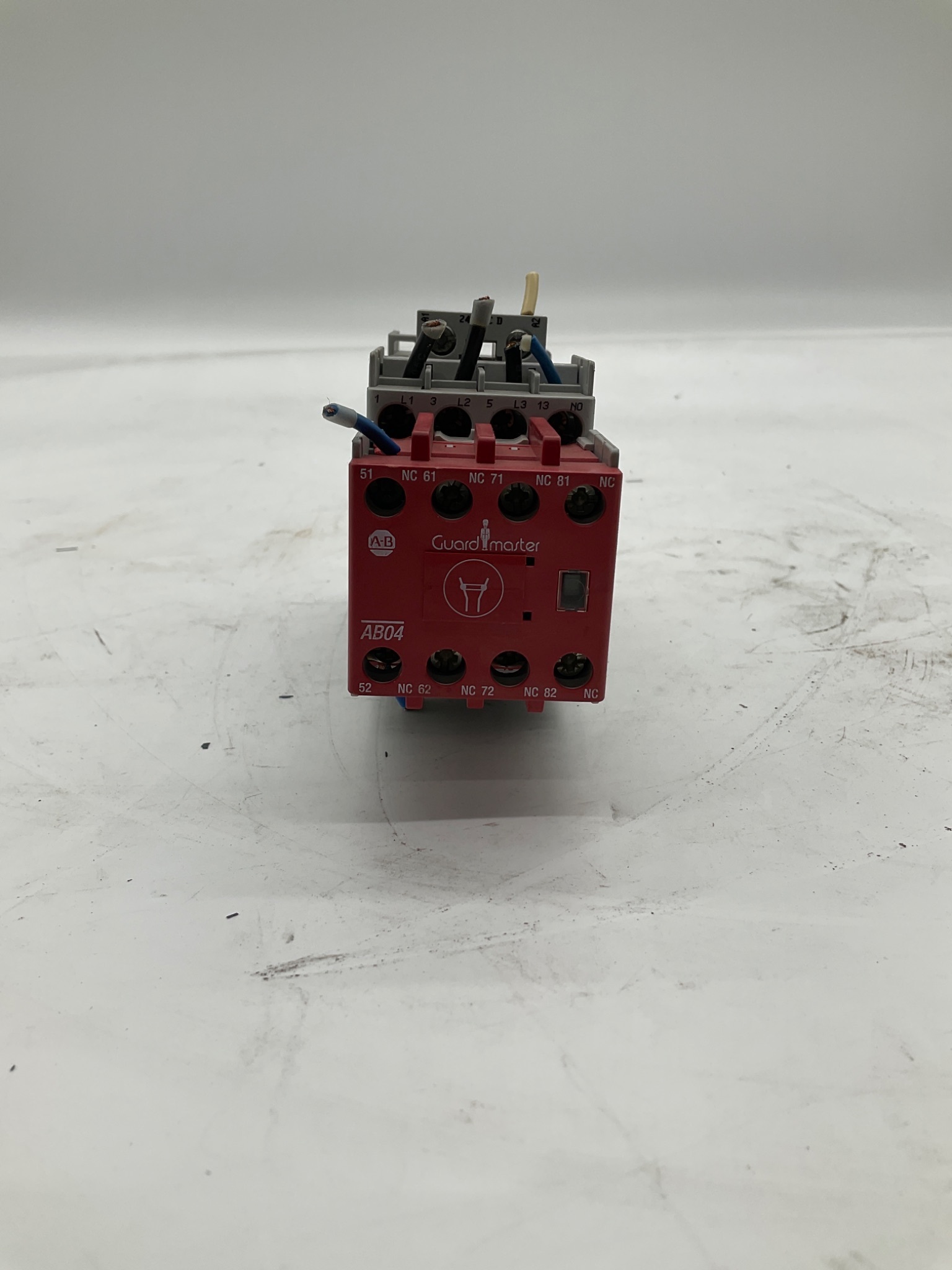 ALLEN-BRADLEY 100-C09D*10/A Contactor w/ 100-S-F/B Side Mounted Auxiliary Contact USED 2