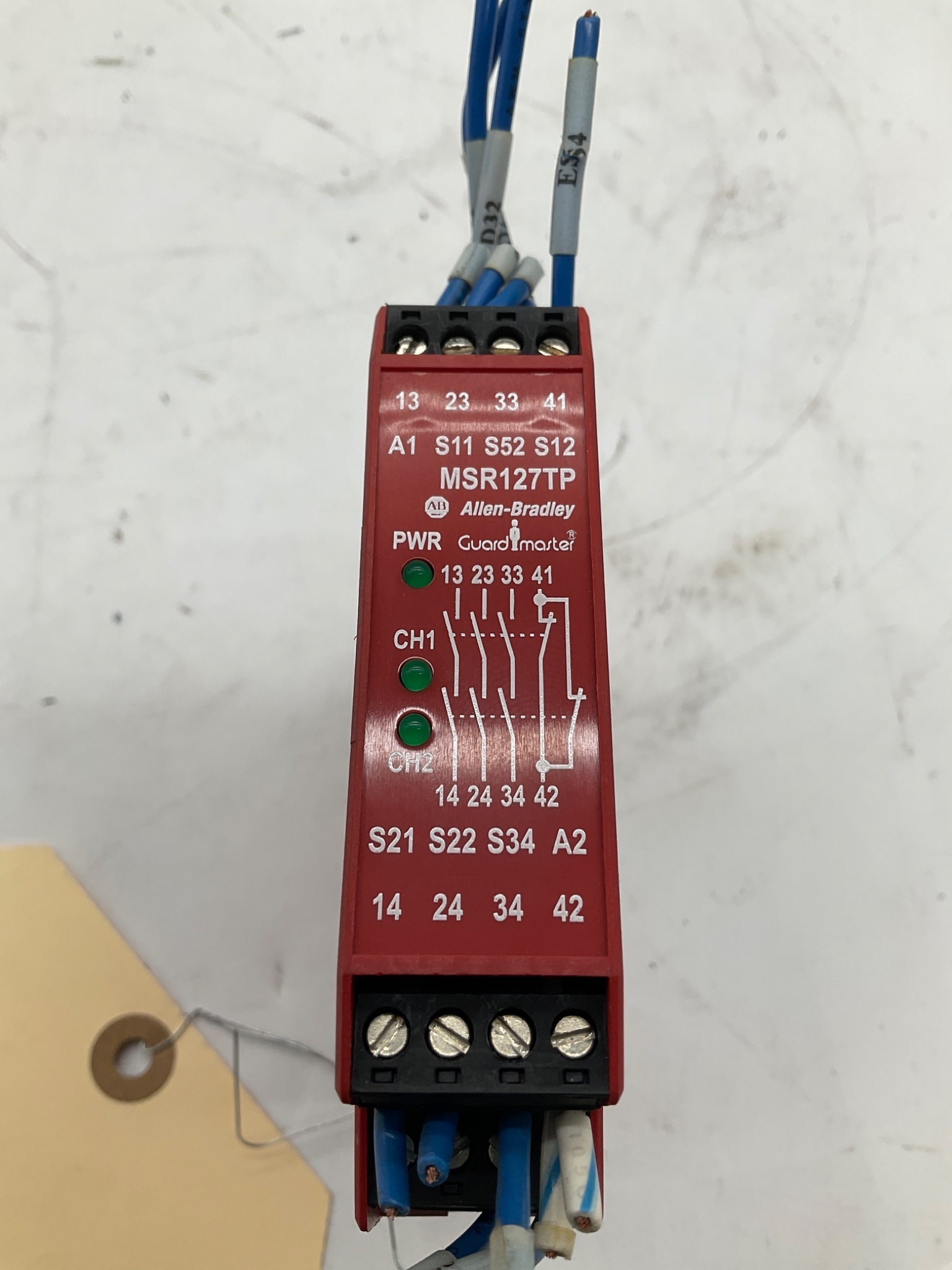 ALLEN-BRADLEY MSR127TP Guardmaster Safety Relay USED 3
