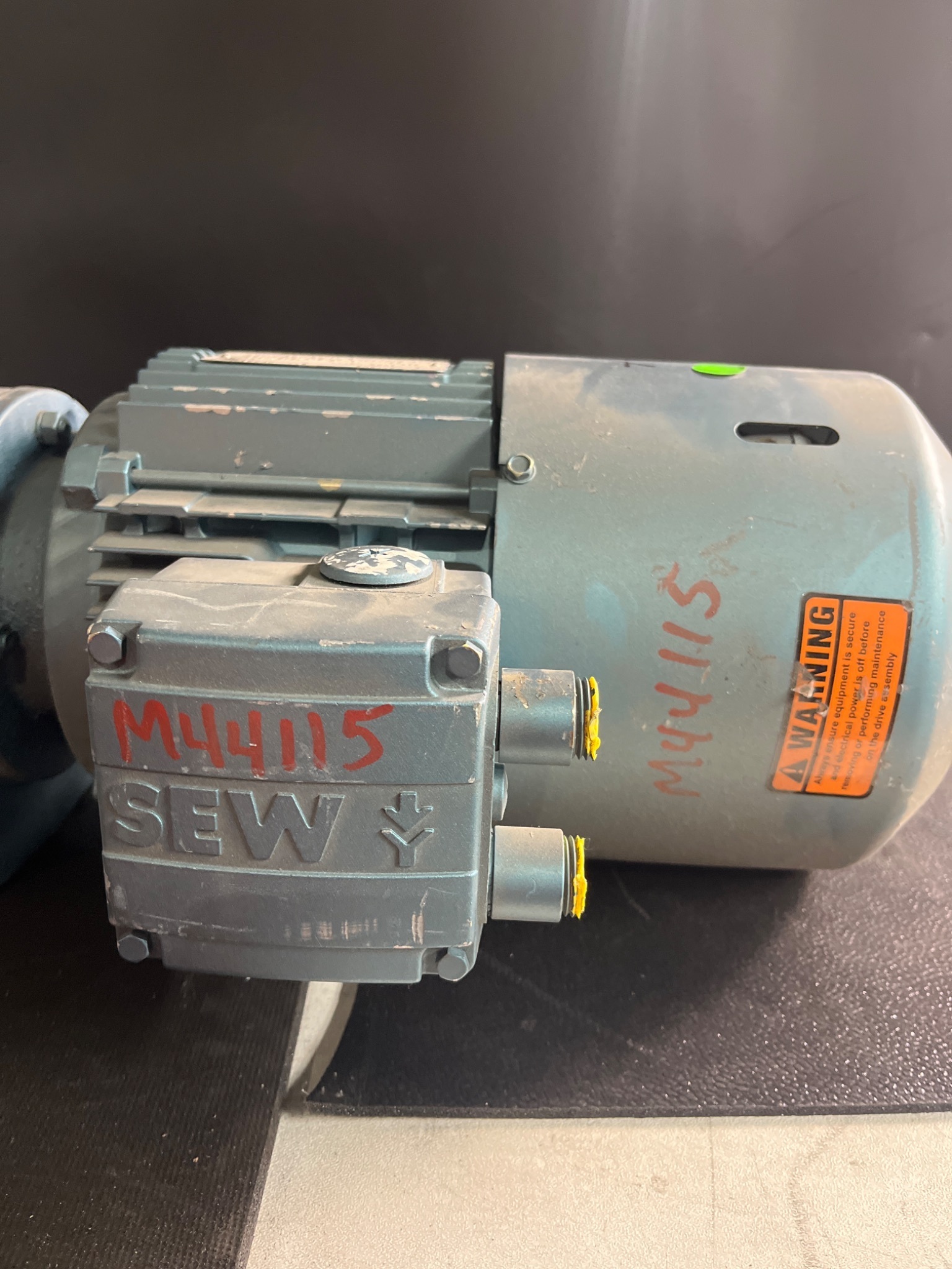 SEW-EURODRIVE DFT90S4BMG2HRTFIS Gearmotor USED 3