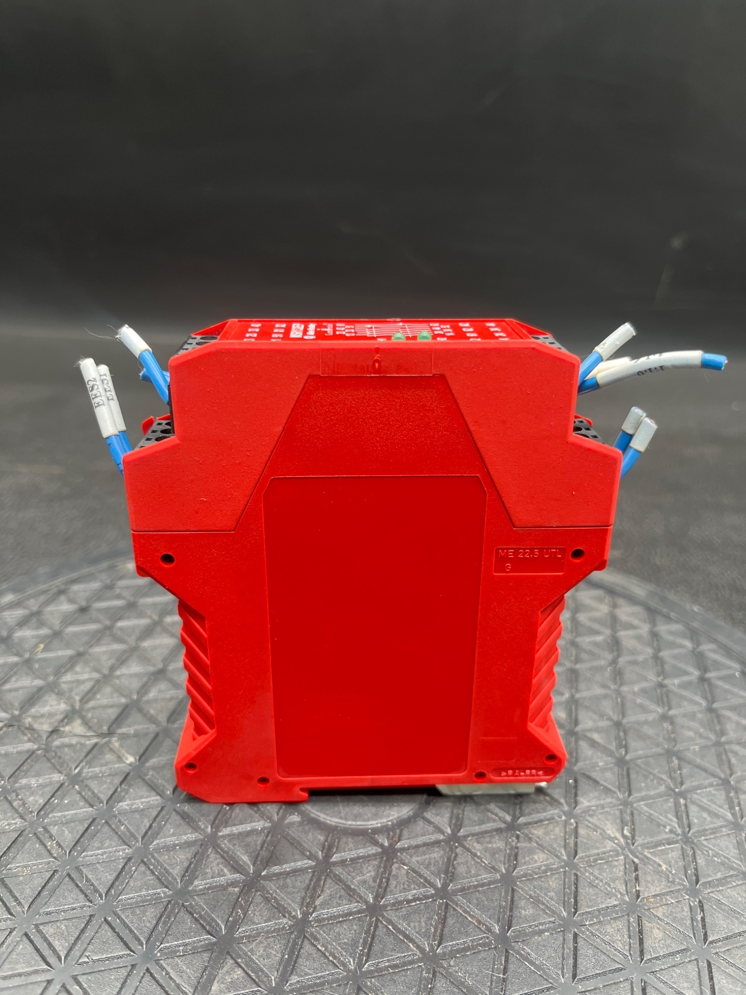 ALLEN-BRADLEY MSR132EP Guardmaster Safety Relay USED 3