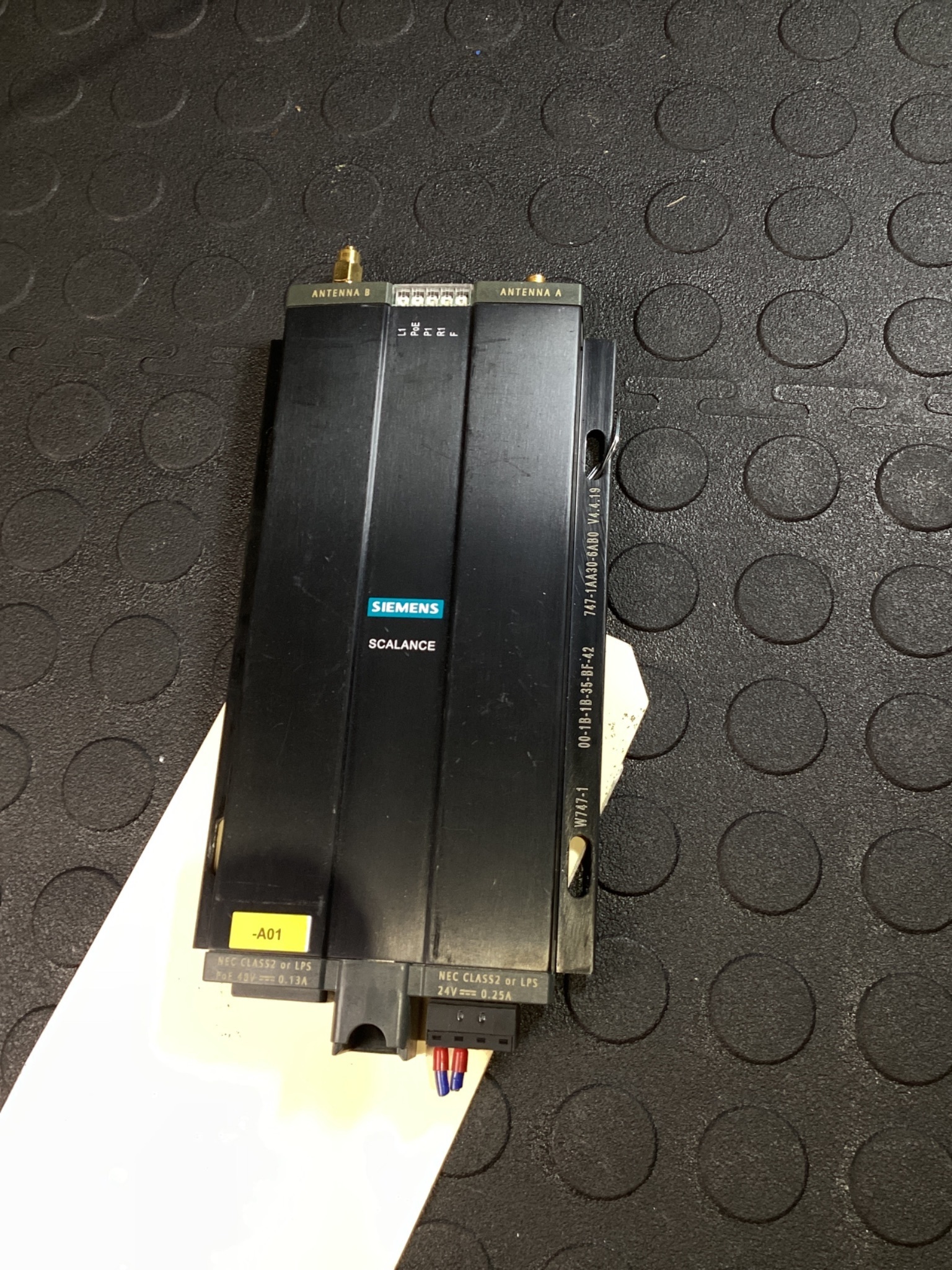 SIEMENS 6GK5747-1AA30-6AB0 SCALANCE W747-1 WLAN Client Module USED 1
