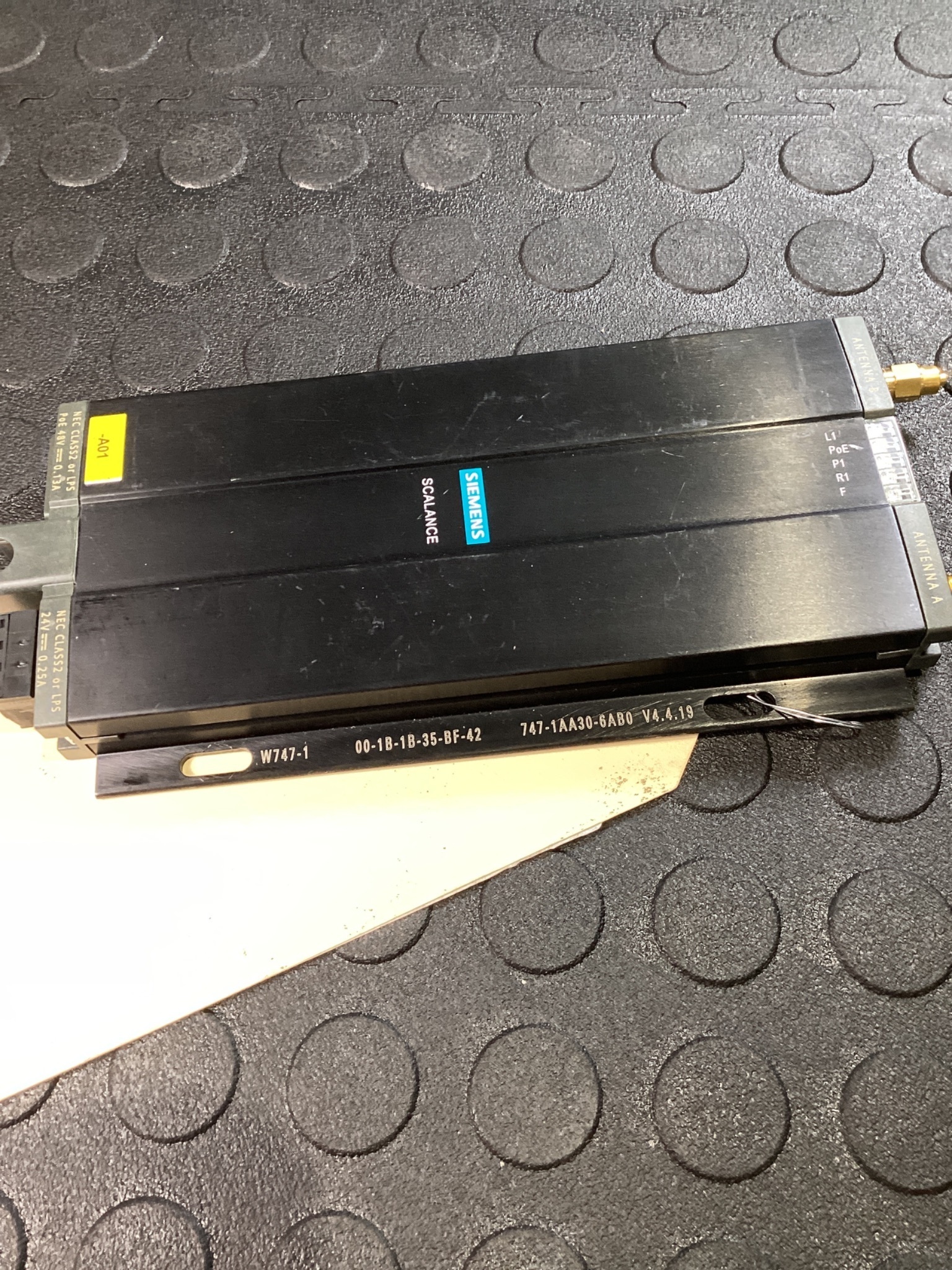 SIEMENS 6GK5747-1AA30-6AB0 SCALANCE W747-1 WLAN Client Module USED 2