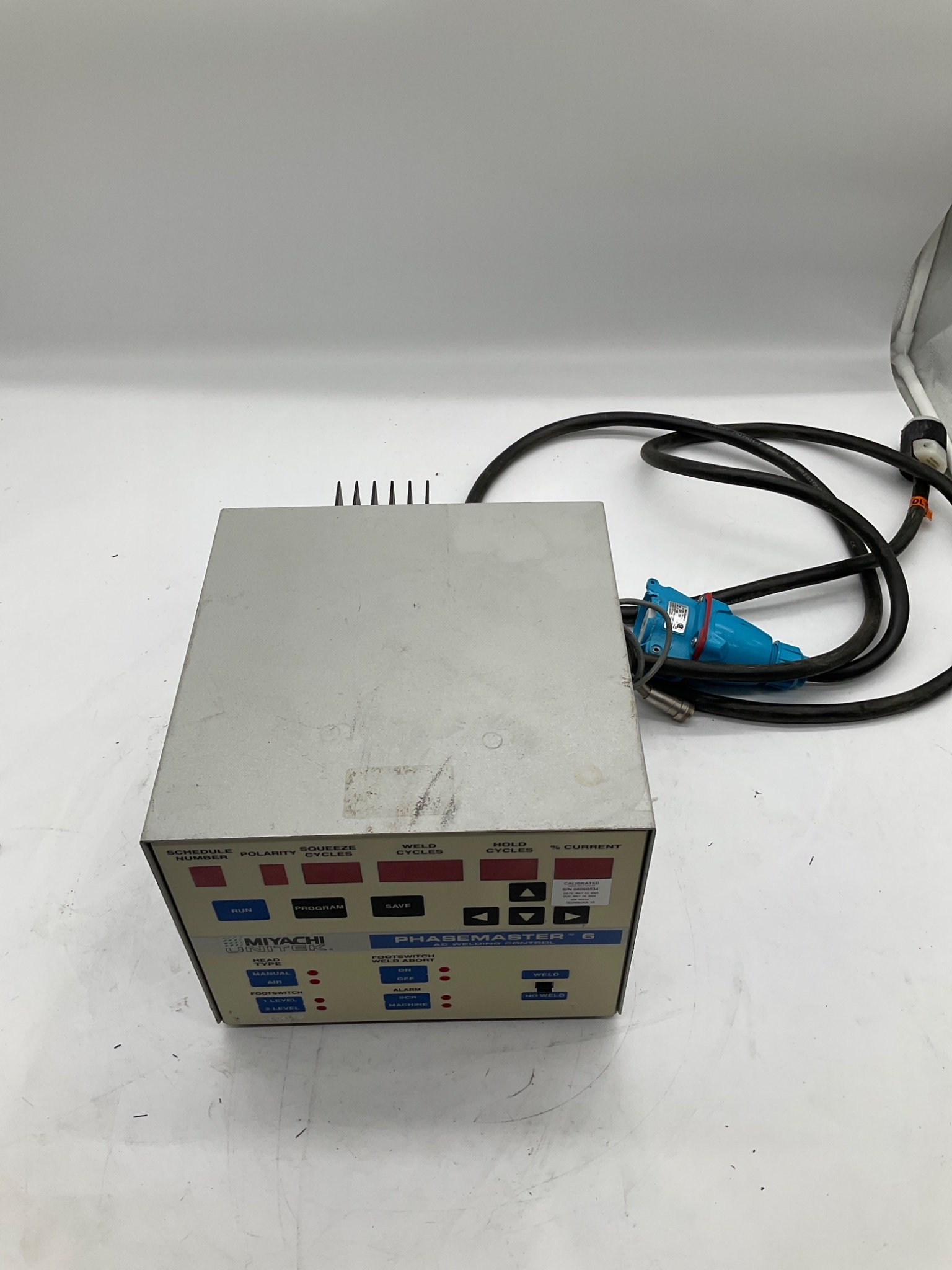 MIYACHI UNITEK 1-237-03-01 Phasemaster 6 AC Welding Control USED 3