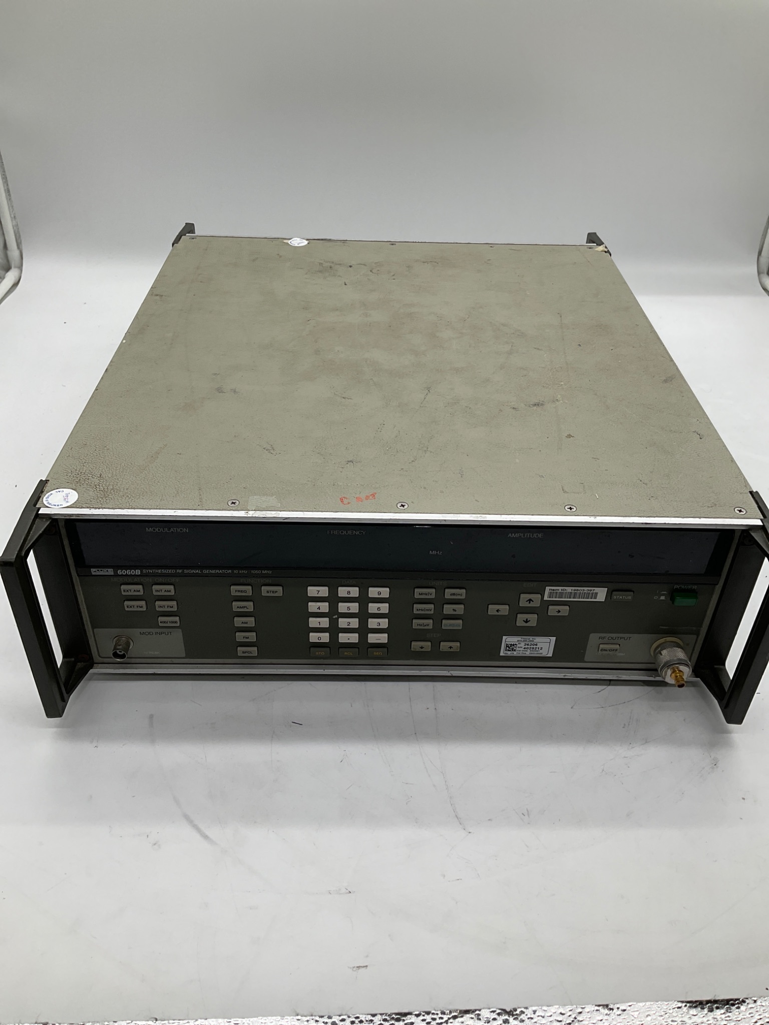 FLUKE 6060B Synthesized RF Signal Generator USED 0