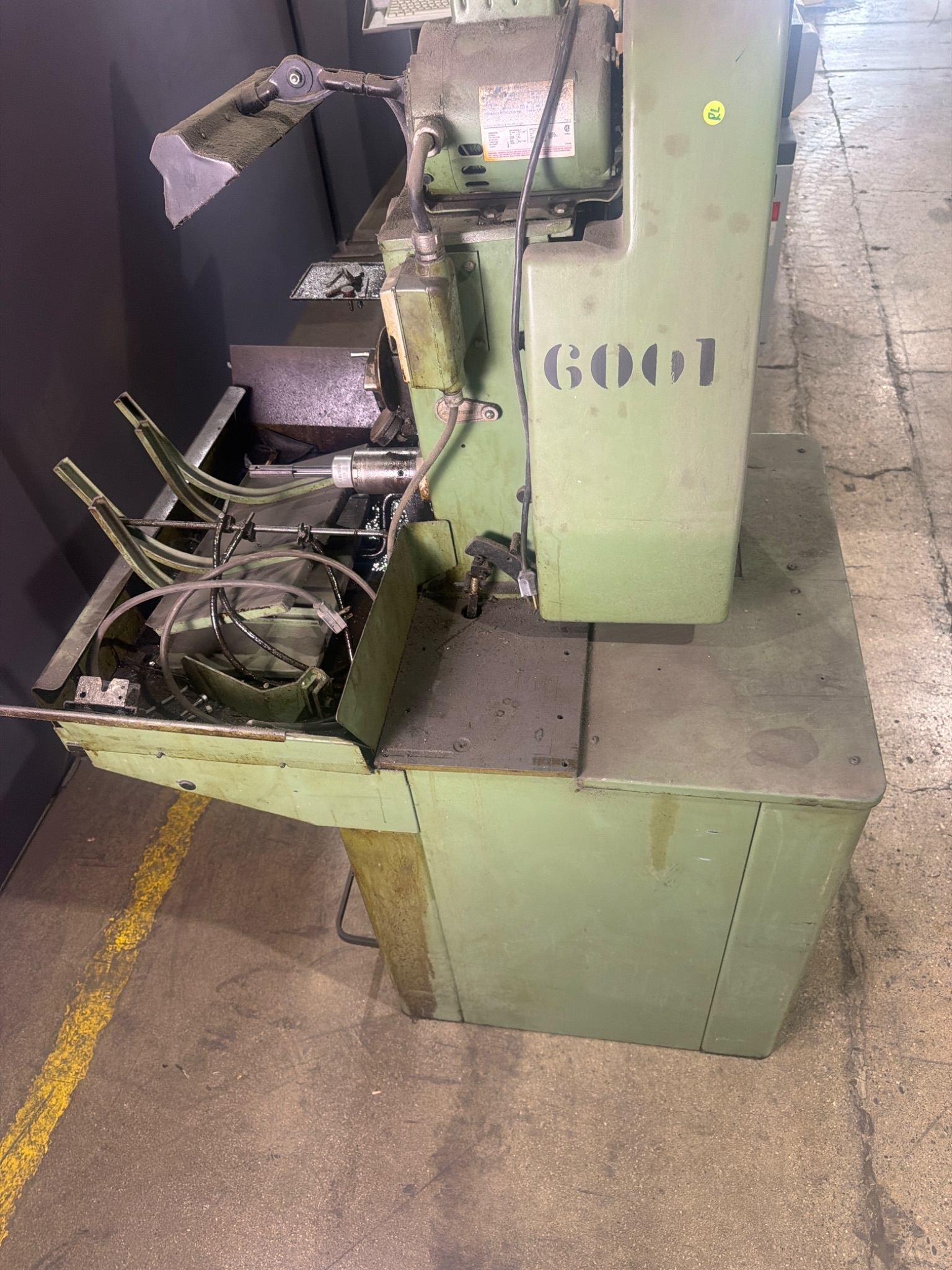 Sunnen MBB-1660-K Horizontal Honing Machine w/ LN-650 Mandrel Cabinet USED 3