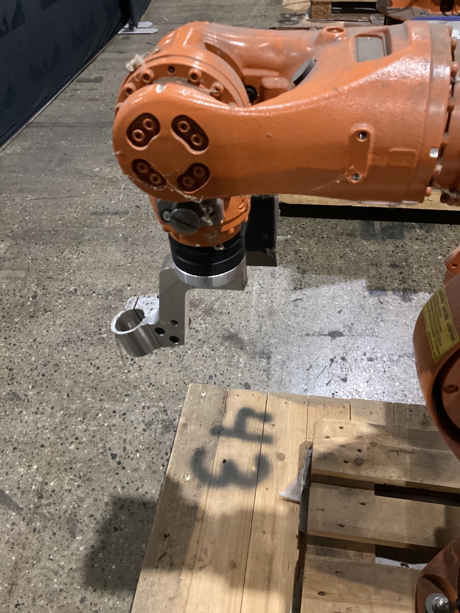 KUKA KR16 L6-2 w/ KR C4 Controls & TT3A Reamer NEW 2
