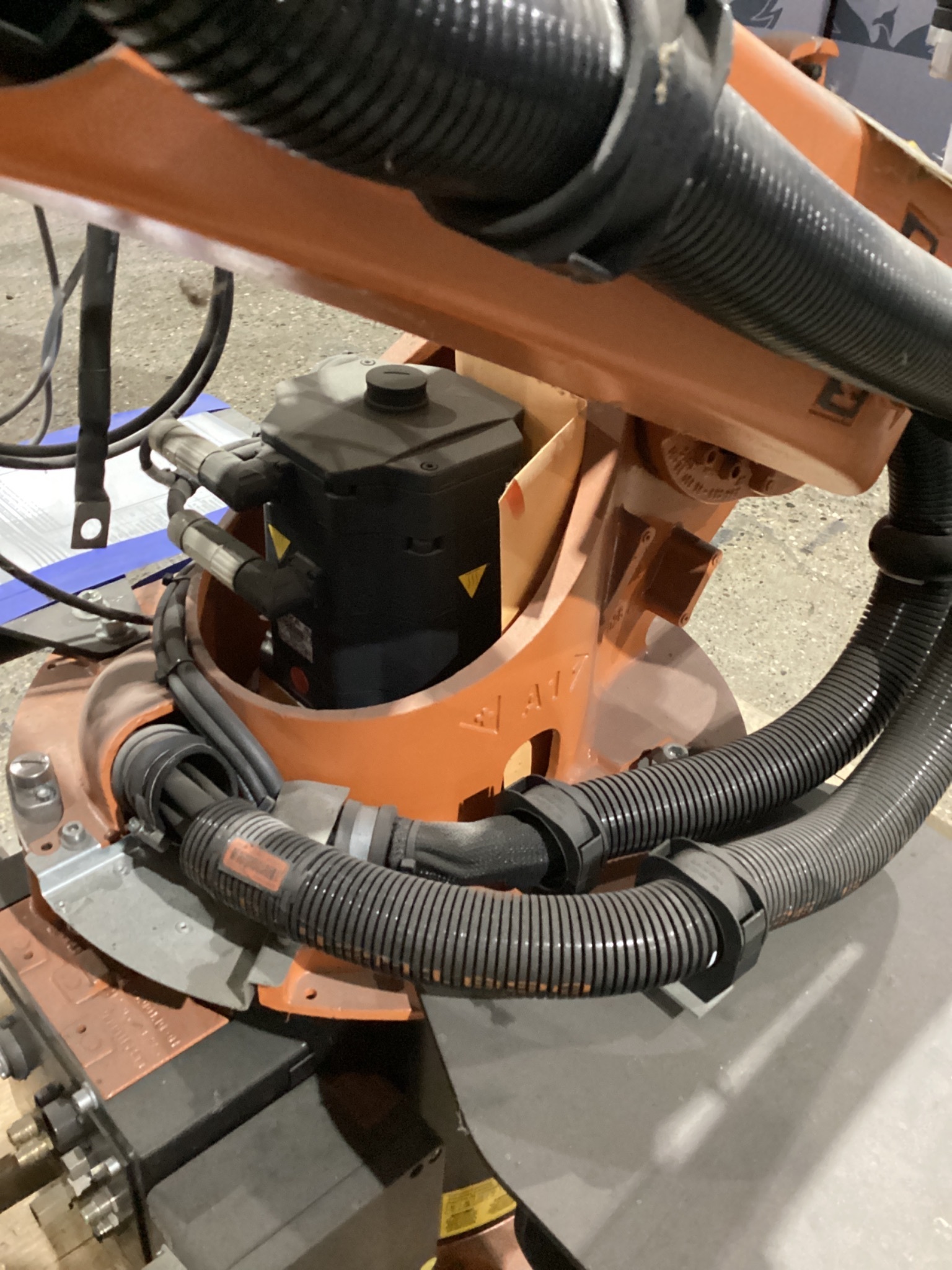 KUKA KR16 L6-2 w/ KR C4 Controls & TT3A Reamer NEW 3