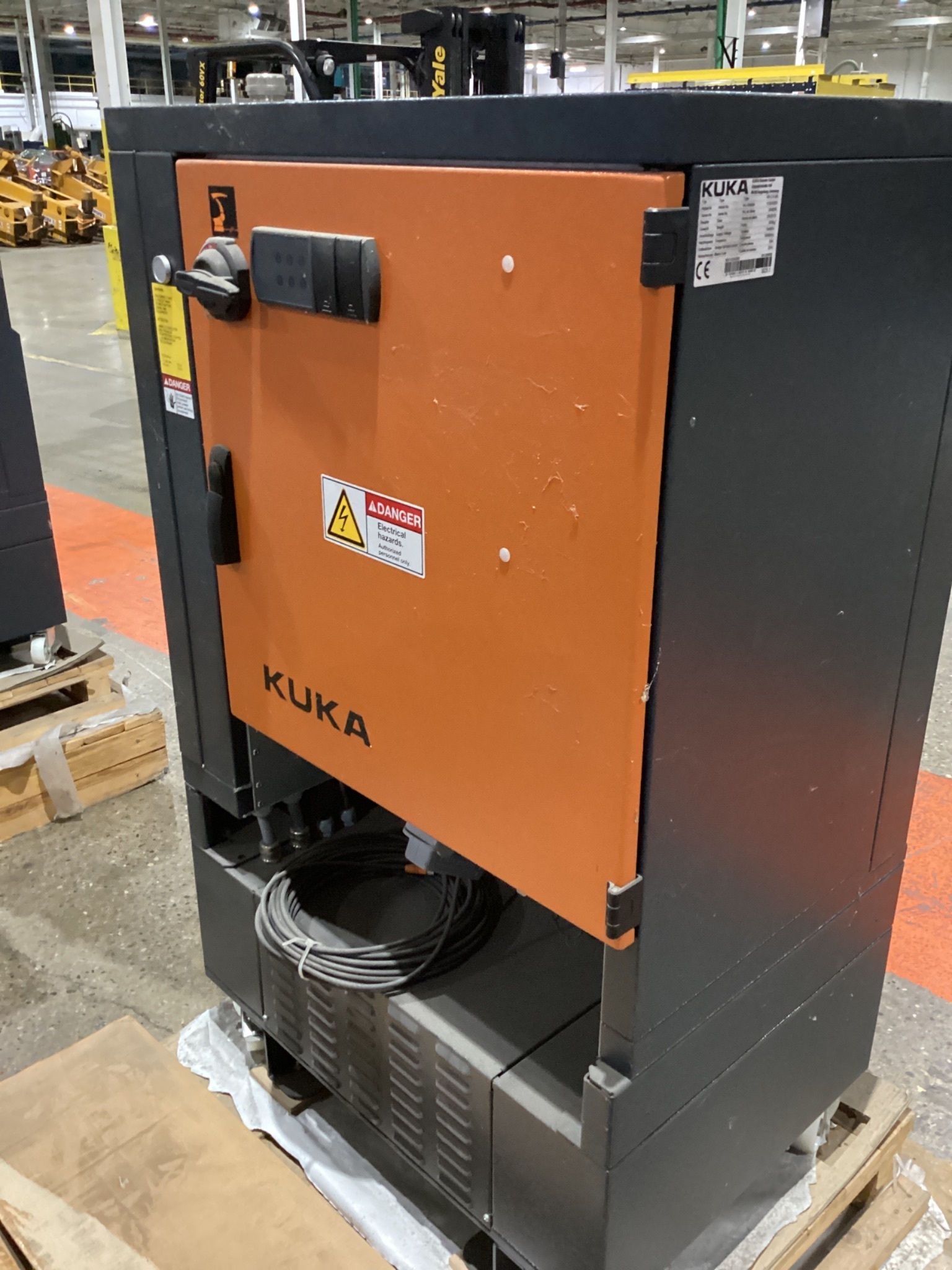KUKA KR16 L6-2 w/ KR C4 Controls & TT3A Reamer NEW 5