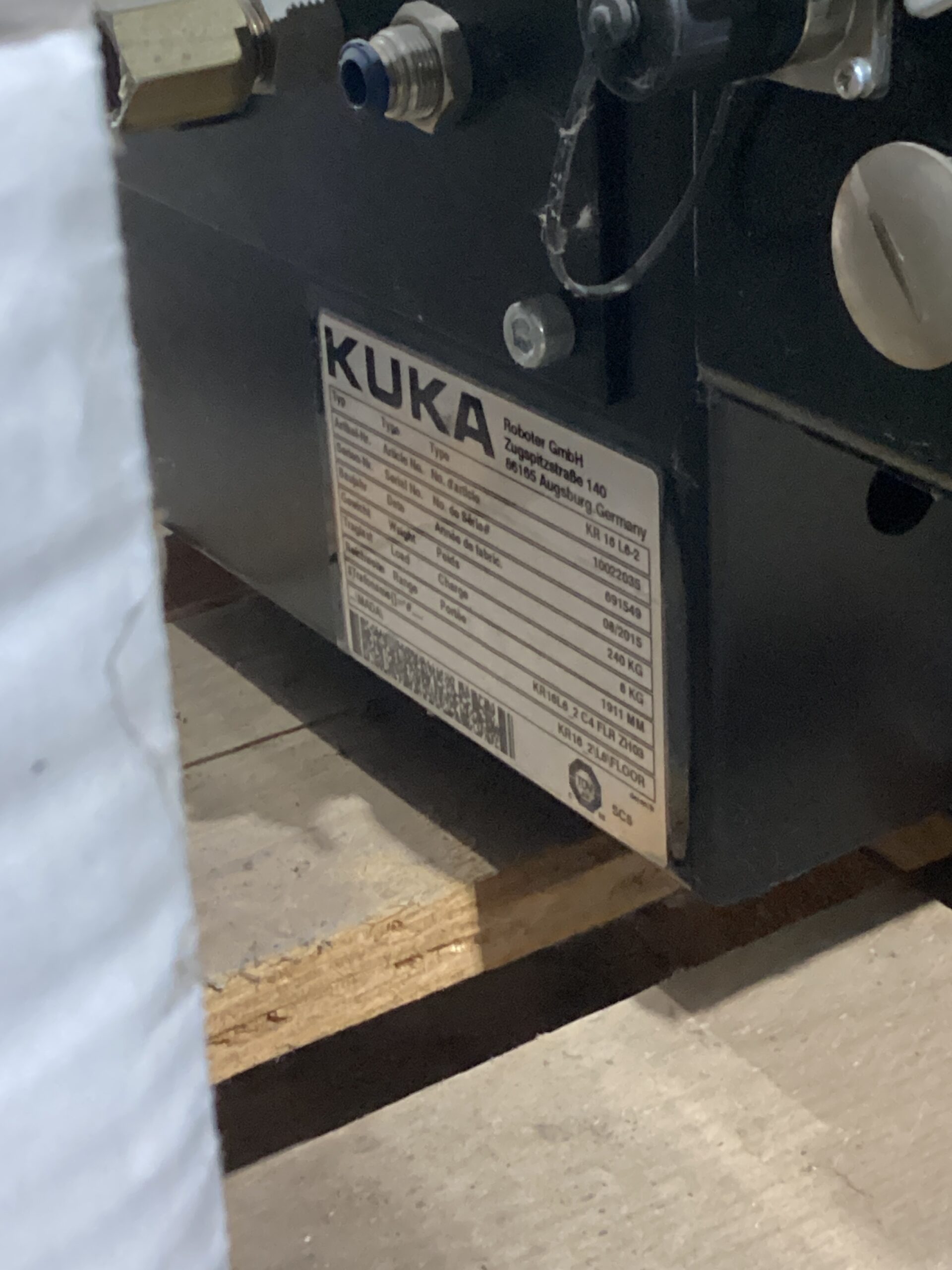 KUKA KR16 L6-2 w/ KR C4 Controls & TT3A Reamer NEW 9
