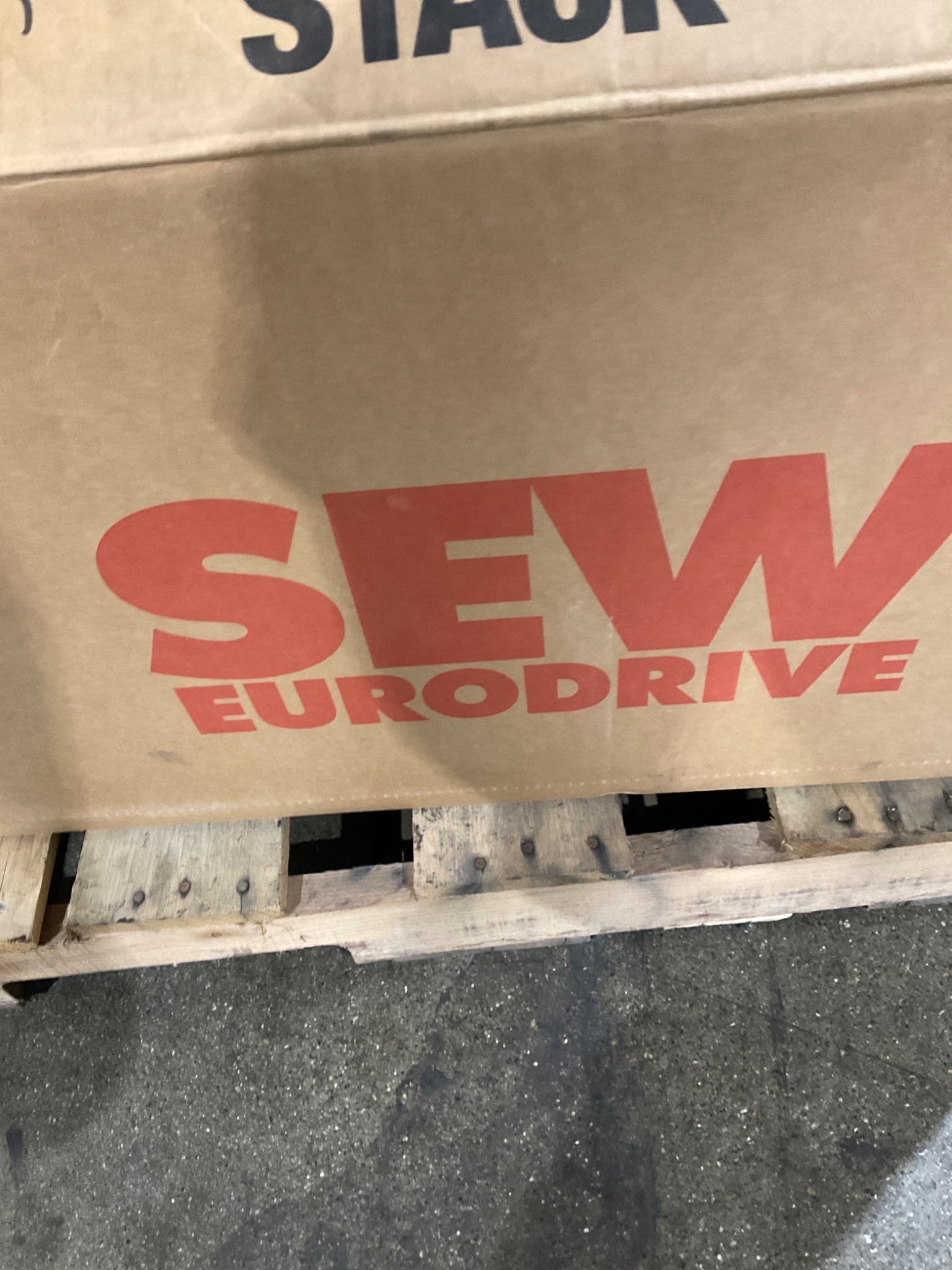 SEW-EURODRIVE R47 DRN100LA/DH Gearmotor 5HP 1758/253 RPM 230/460V 3PH NEW 5