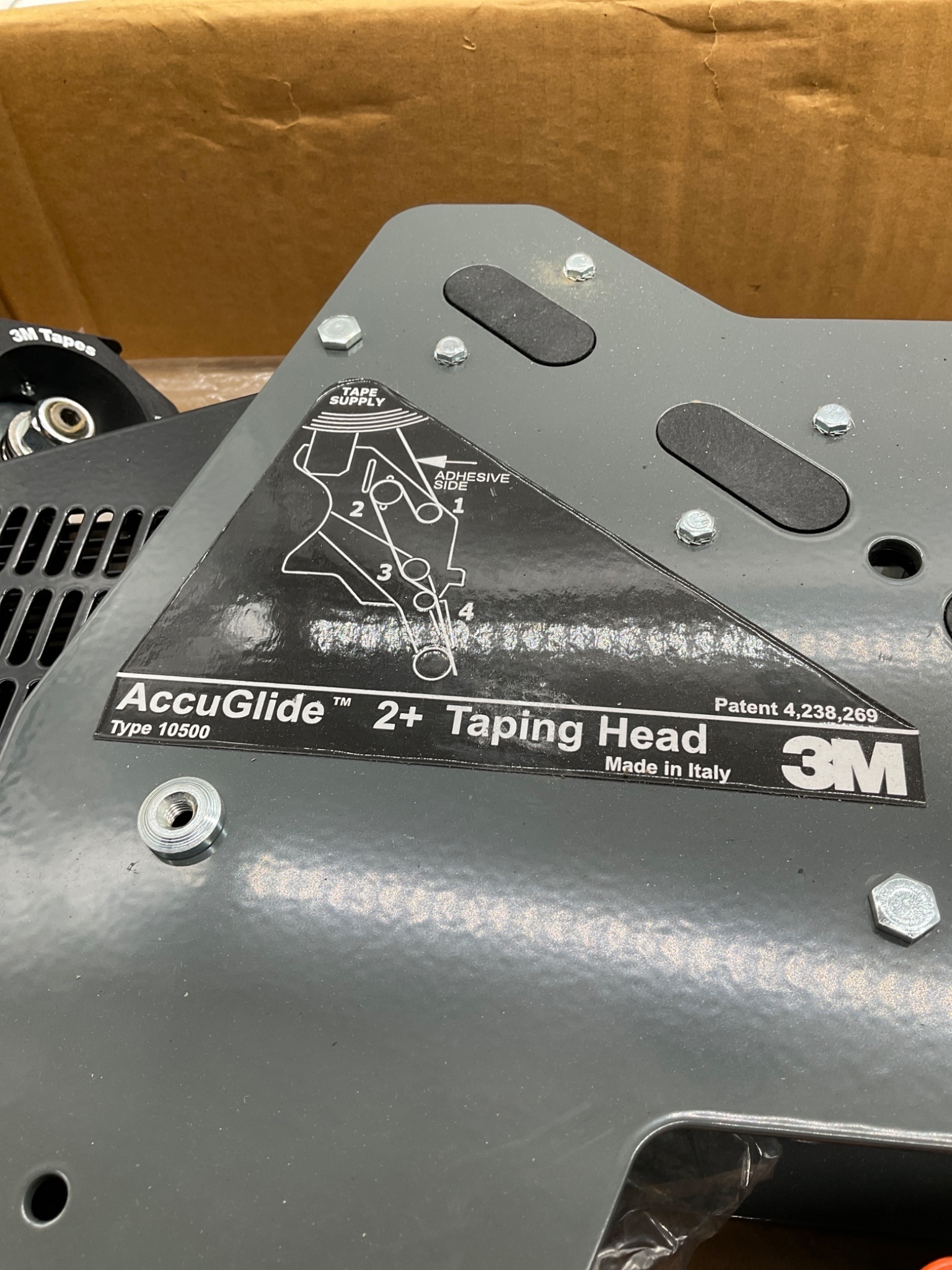 3M AccuGlide 2+ 10500 Case Sealing Taping Head NEW 1