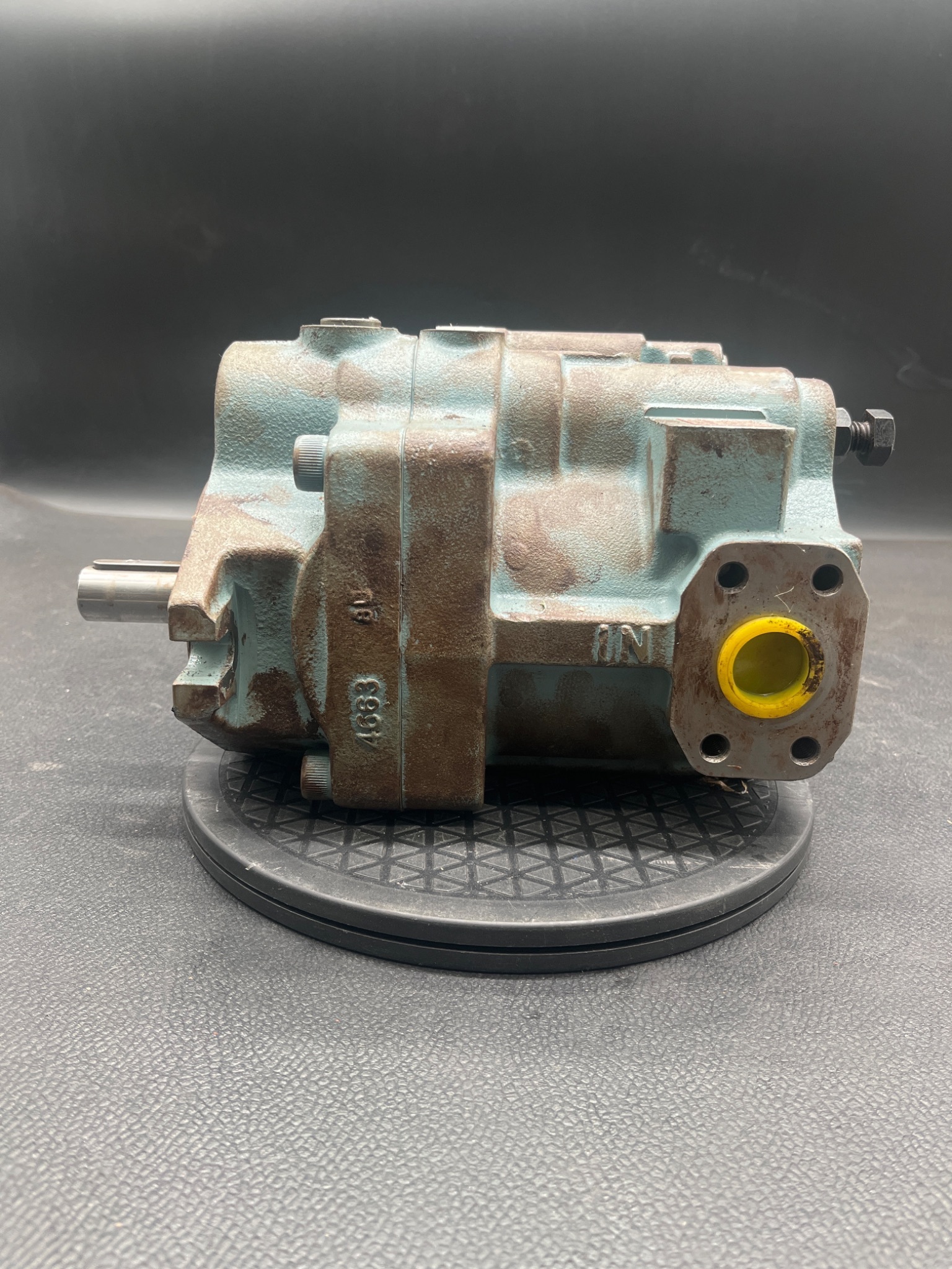 NACHI PVS-2B-35N1-N-12 Variable Displacement Piston Pump USED 2