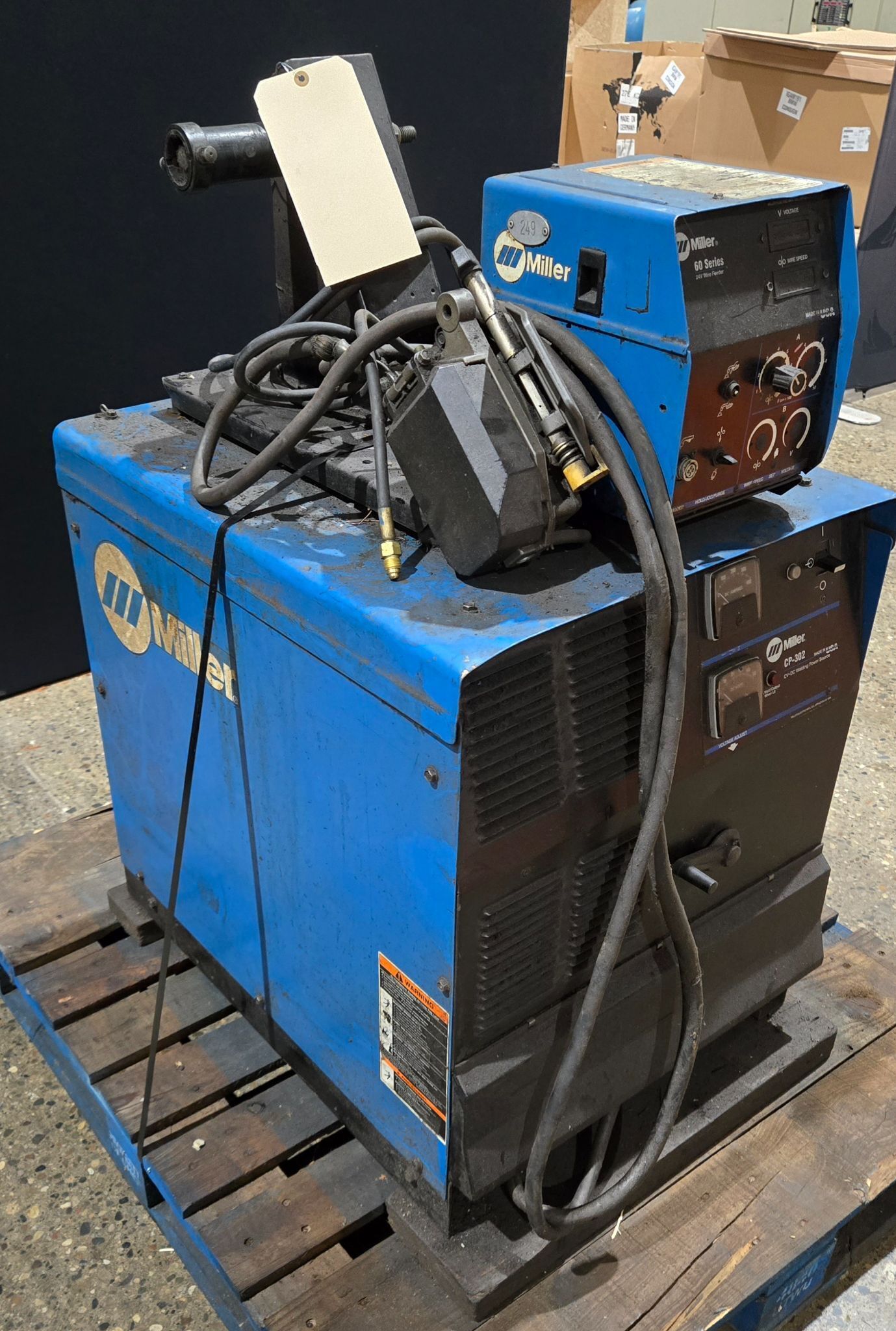 MILLER CP-302 MIG WELDER WITH 60 SERIES 24V WIRE FEEDER USED 3