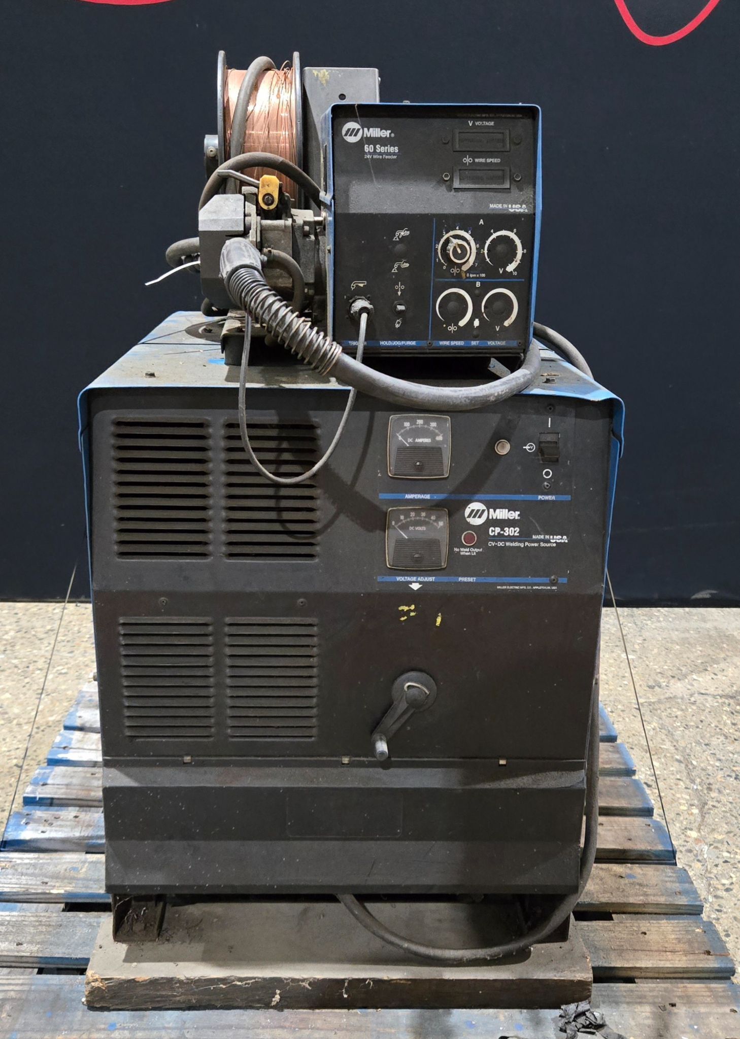 MILLER CP-302 MIG WELDER WITH 60 SERIES 24V WIRE FEEDER USED 0