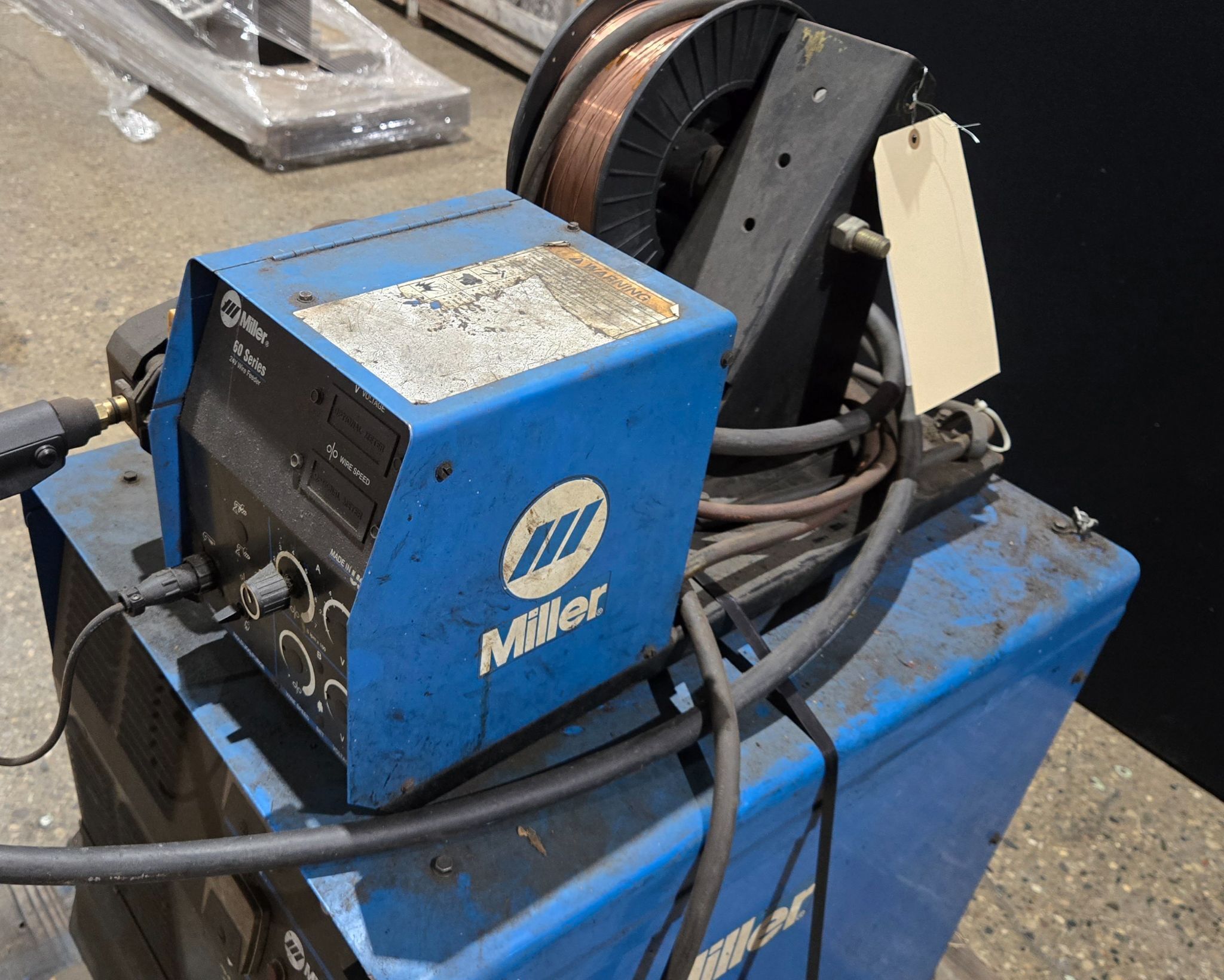MILLER CP-302 MIG WELDER WITH 60 SERIES 24V WIRE FEEDER USED 8