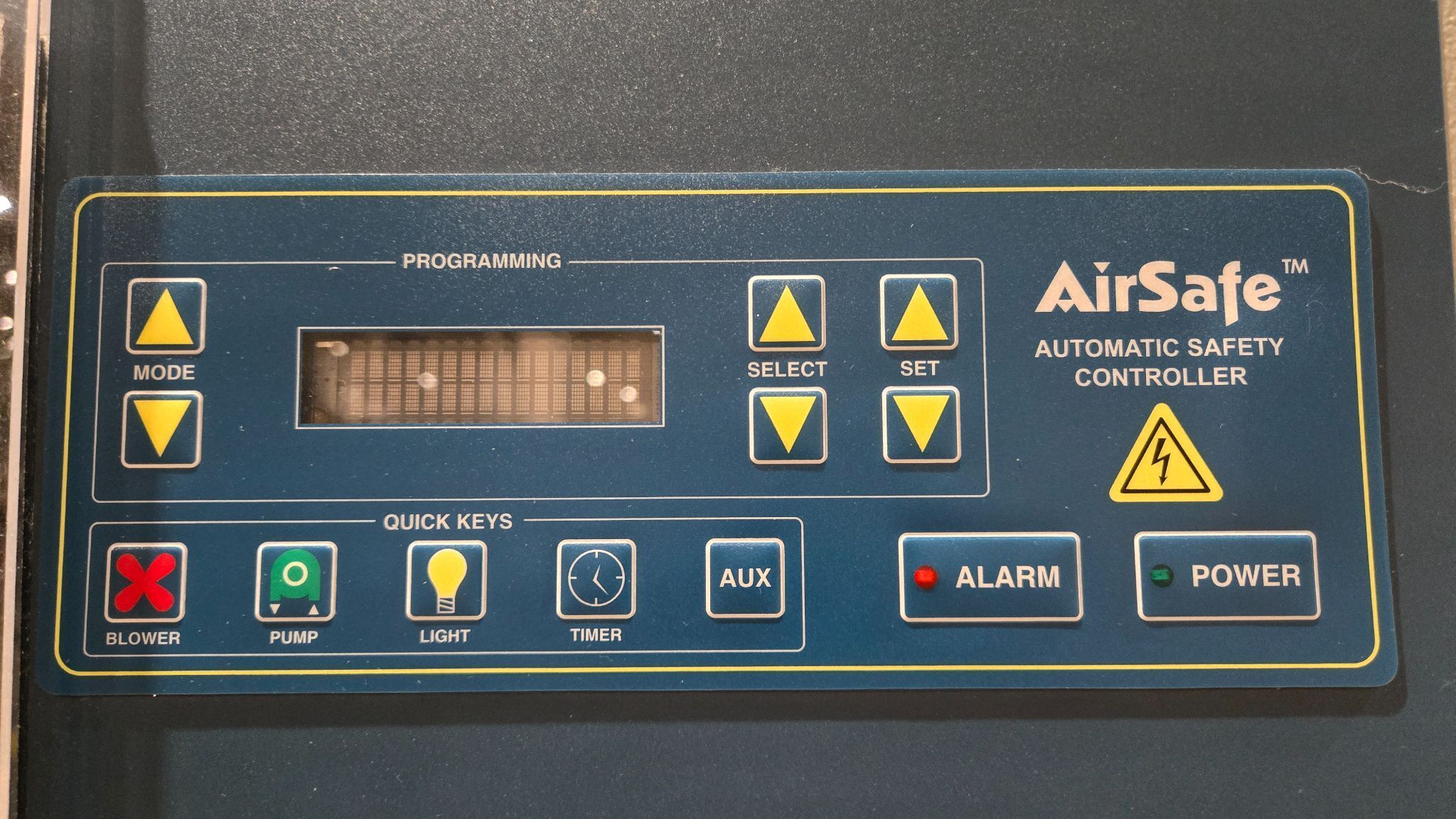 AIRCLEAN SYSTEMS AC6000E Fume Hood USED 1