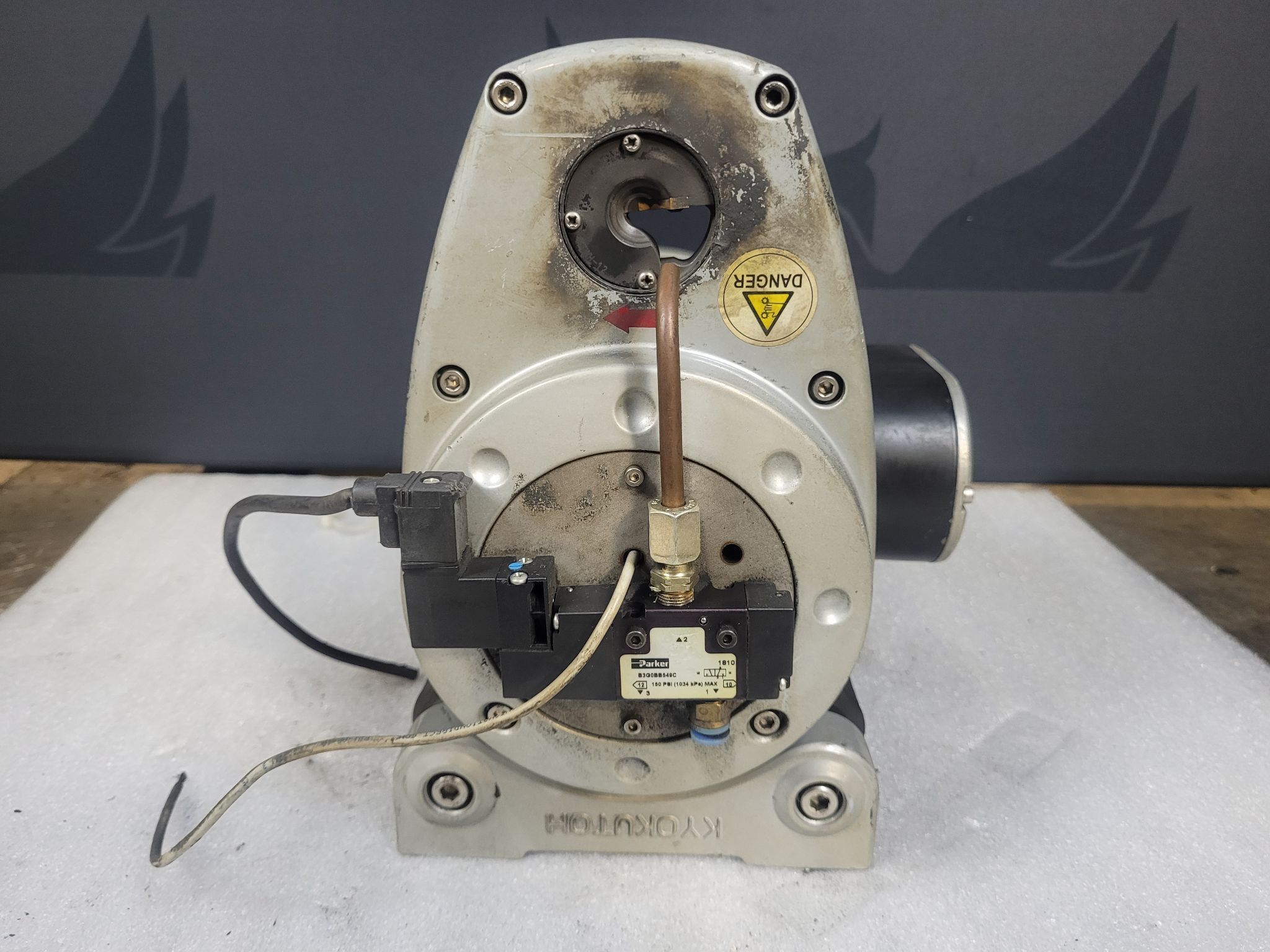 KYOKUTOH MFG745D-6RS1.0-4 220/440V Tip Dresser USED 1