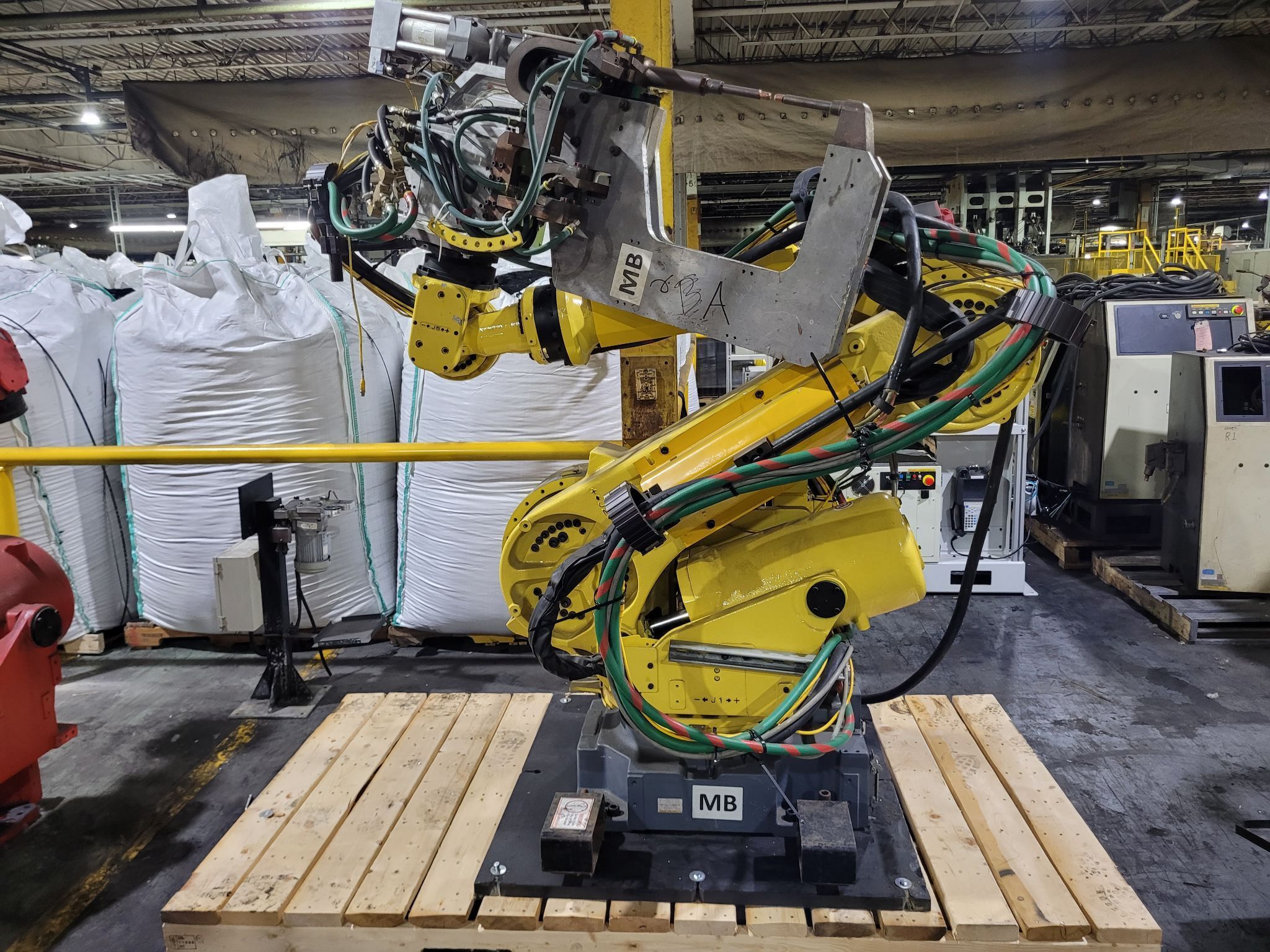 FANUC R-2000IA 210F ROBOT W/ R-J3IB CONTROLLER & ALUMINUM WELD GUN USED 0