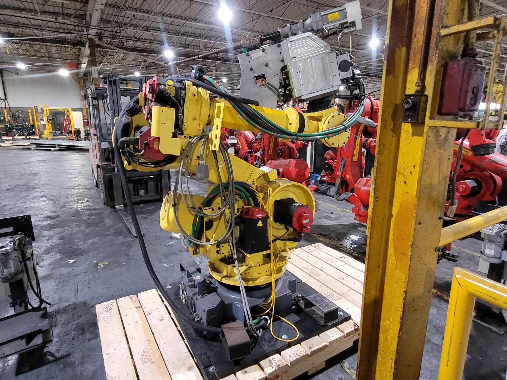 FANUC R-2000IA 210F ROBOT W/ R-J3IB CONTROLLER & ALUMINUM WELD GUN USED 1