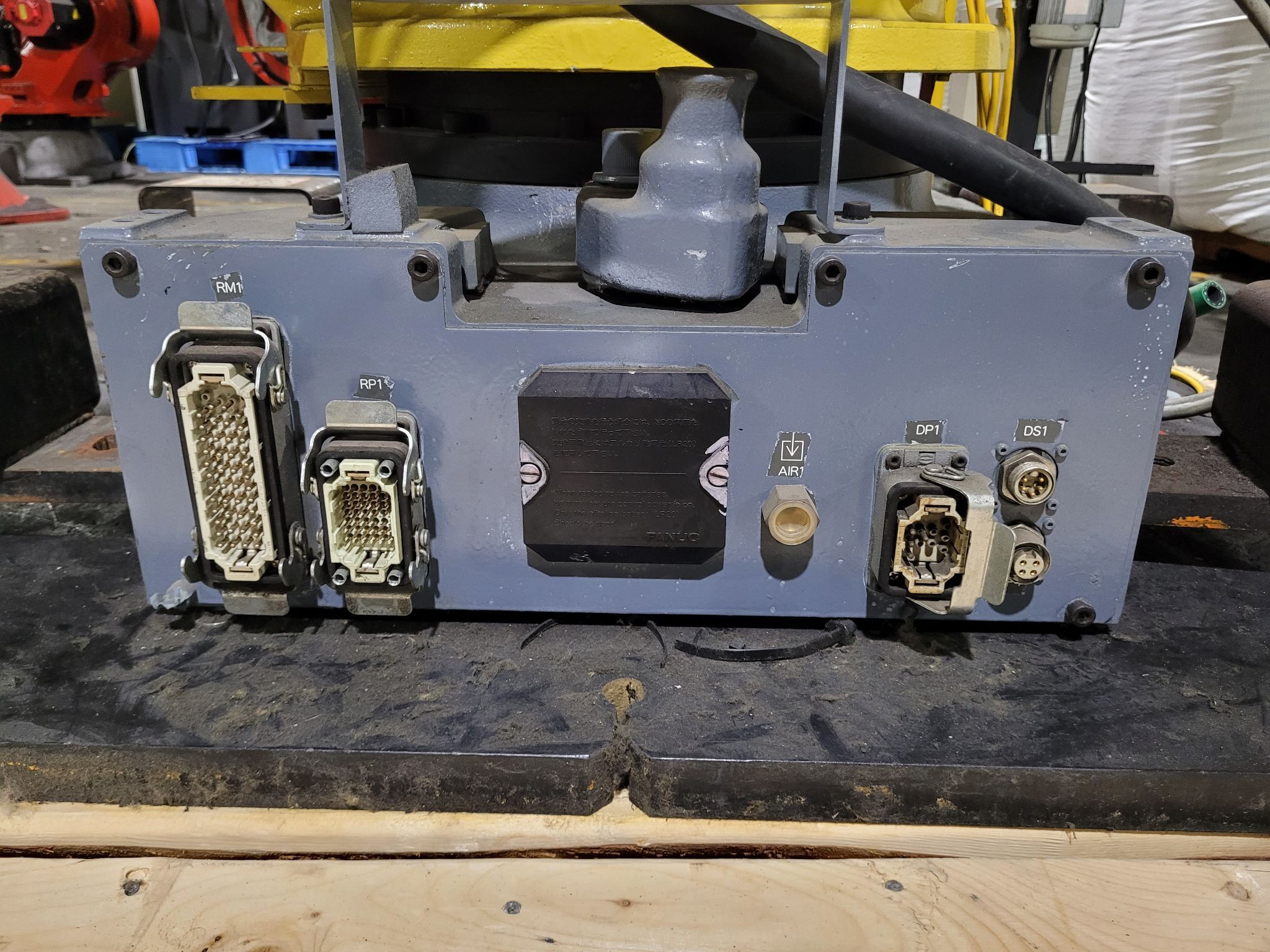 FANUC R-2000IA 210F ROBOT W/ R-J3IB CONTROLLER & ALUMINUM WELD GUN USED 3