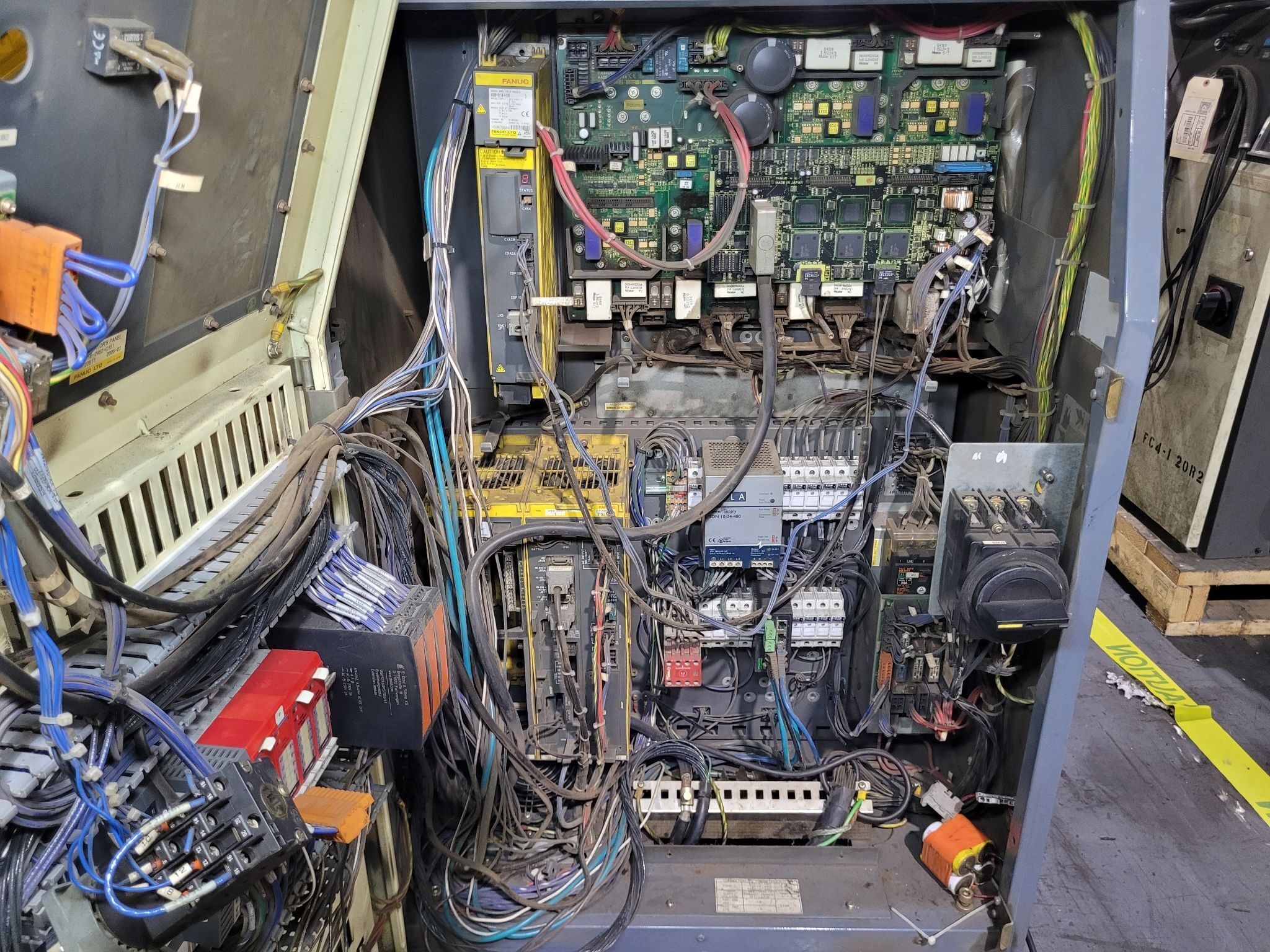 FANUC R-2000IA 210F ROBOT W/ R-J3IB CONTROLLER & ALUMINUM WELD GUN USED 9