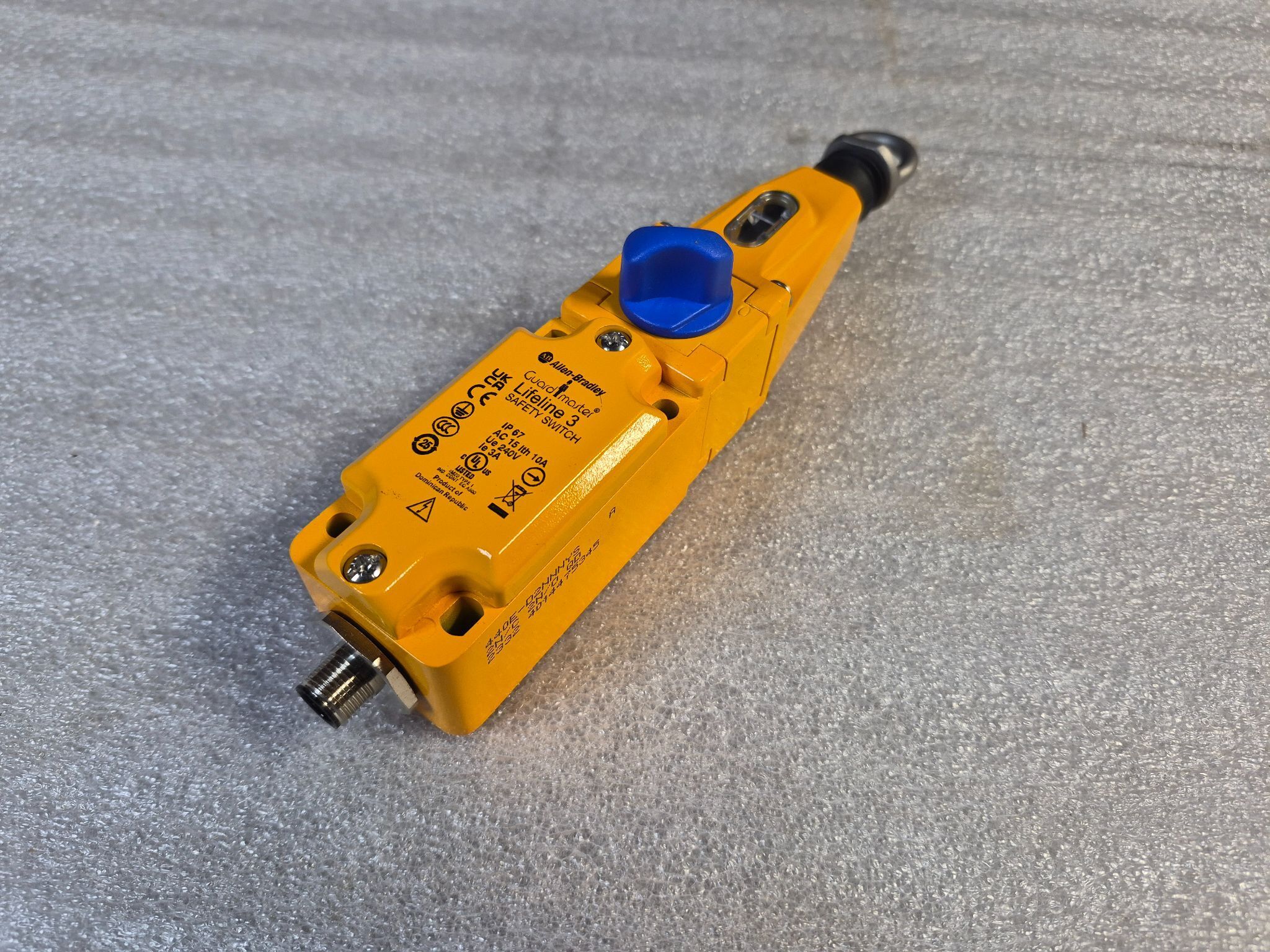 ALLEN BRADLEY 440E-D2NNNYS Guardmaster Lifeline 3 Rope Pull Switch NEW 2