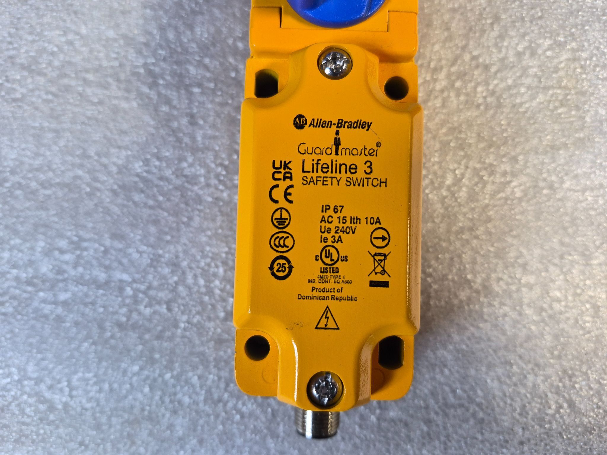 ALLEN BRADLEY 440E-D2NNNYS Guardmaster Lifeline 3 Rope Pull Switch NEW 3