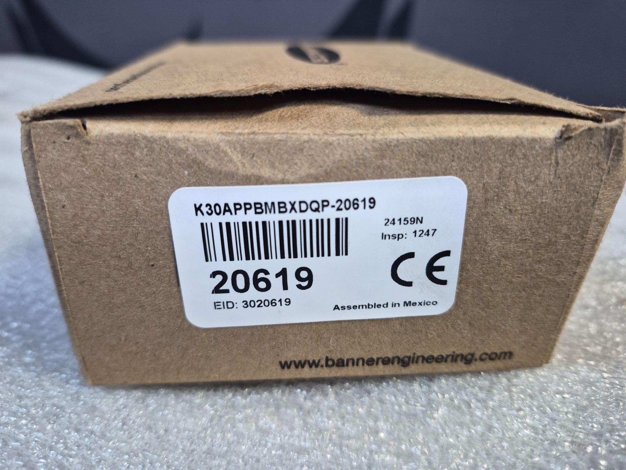 BANNER K30APPBMBXDQP-20619 30mm Illuminated Push Button NEW 2