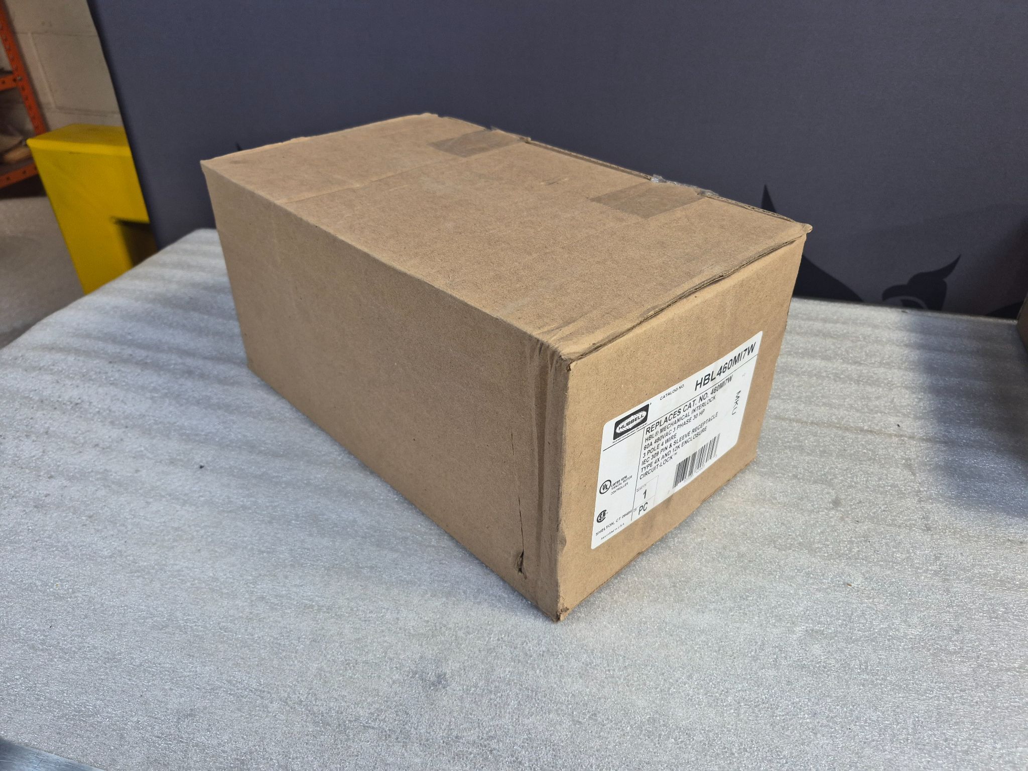 Hubbell HBL460MI7W Pin & Sleeve Mechanical Interlock 60A 480VAC NEW 2