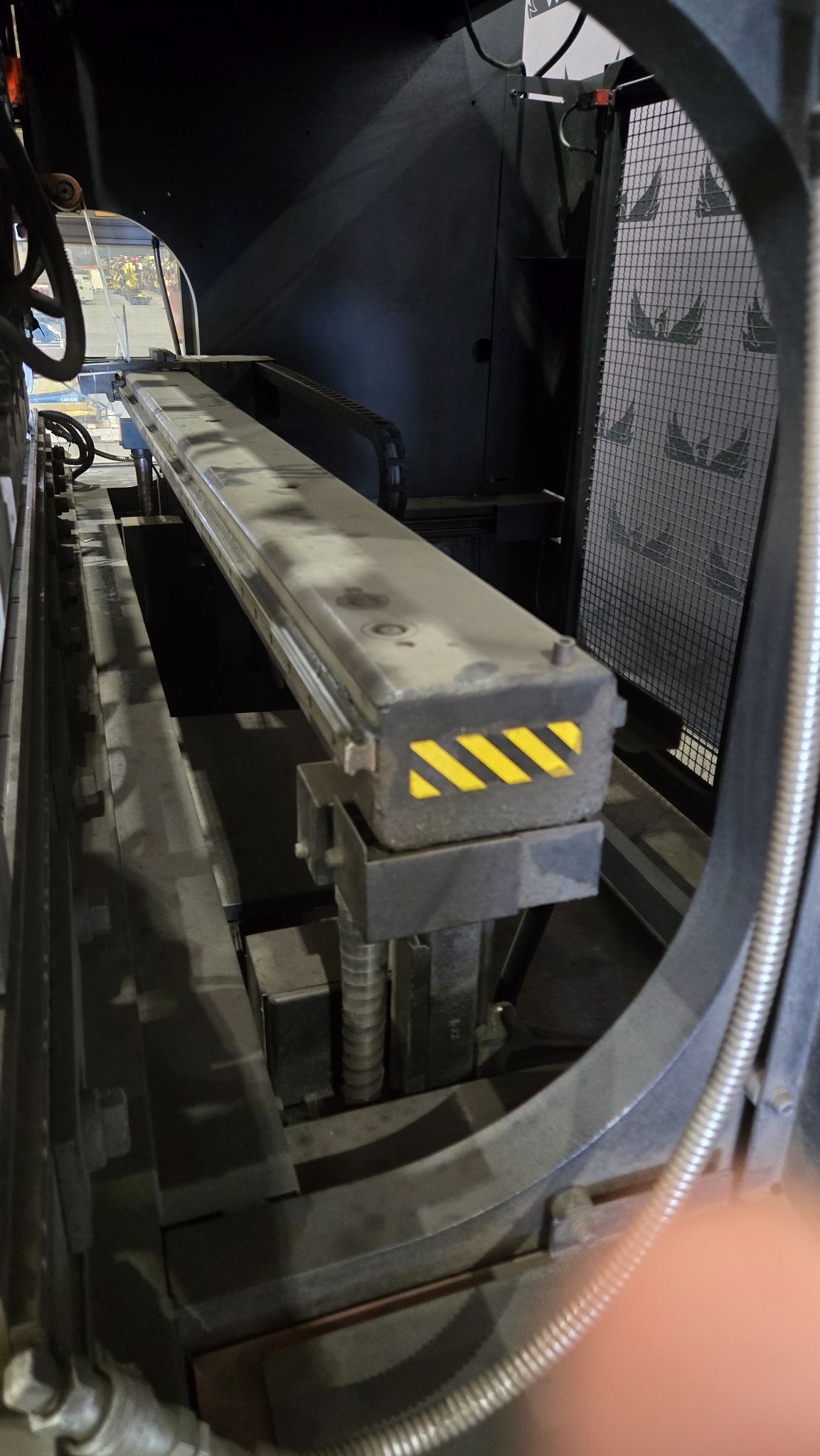 Amada HDS-8025NT CNC Press Brake 80 Ton 102.4" with AMNC & Tooling USED 9