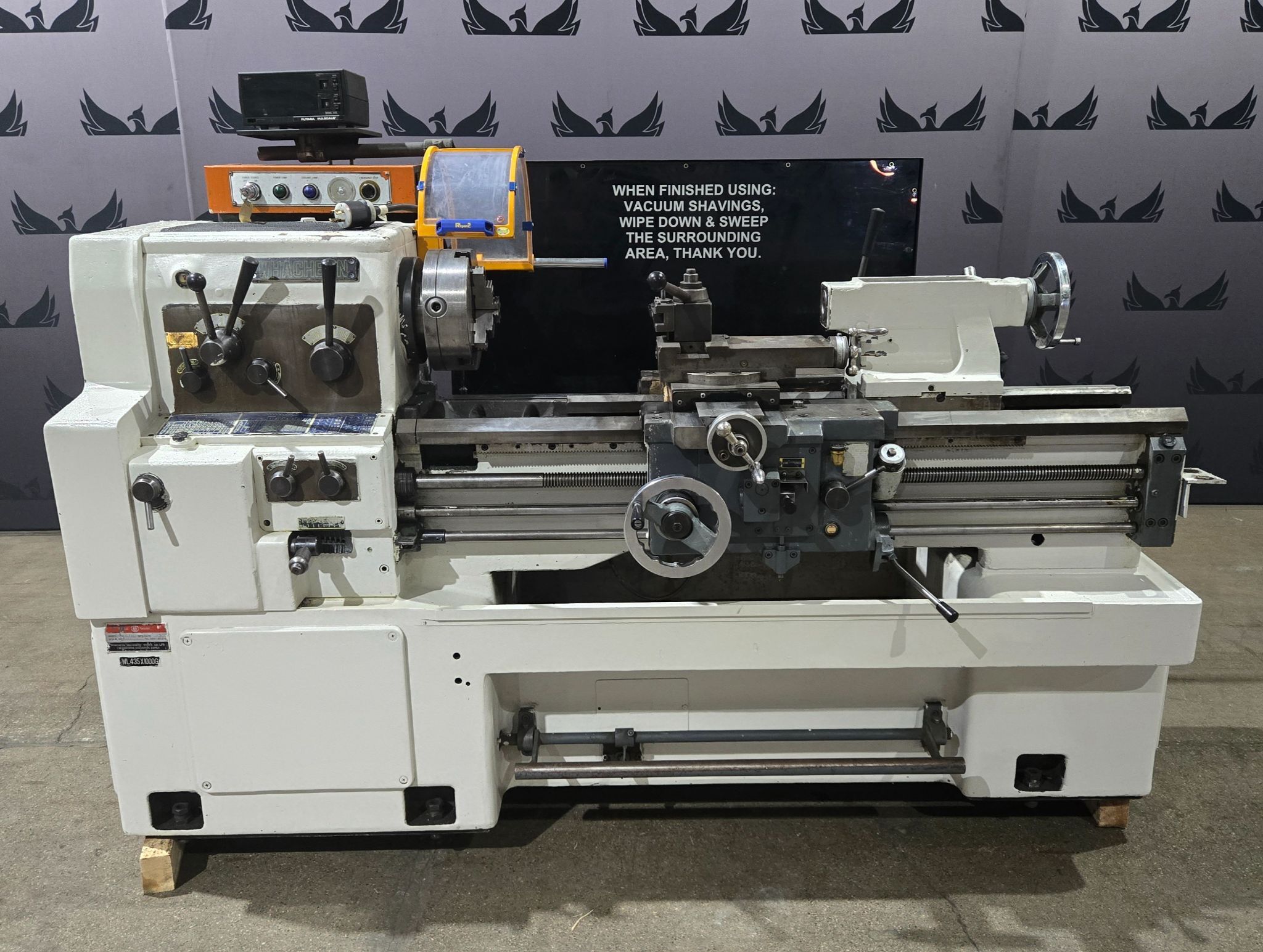 WHACHEON 435-1000 Engine Lathe 5HP 17" x 40" USED 0