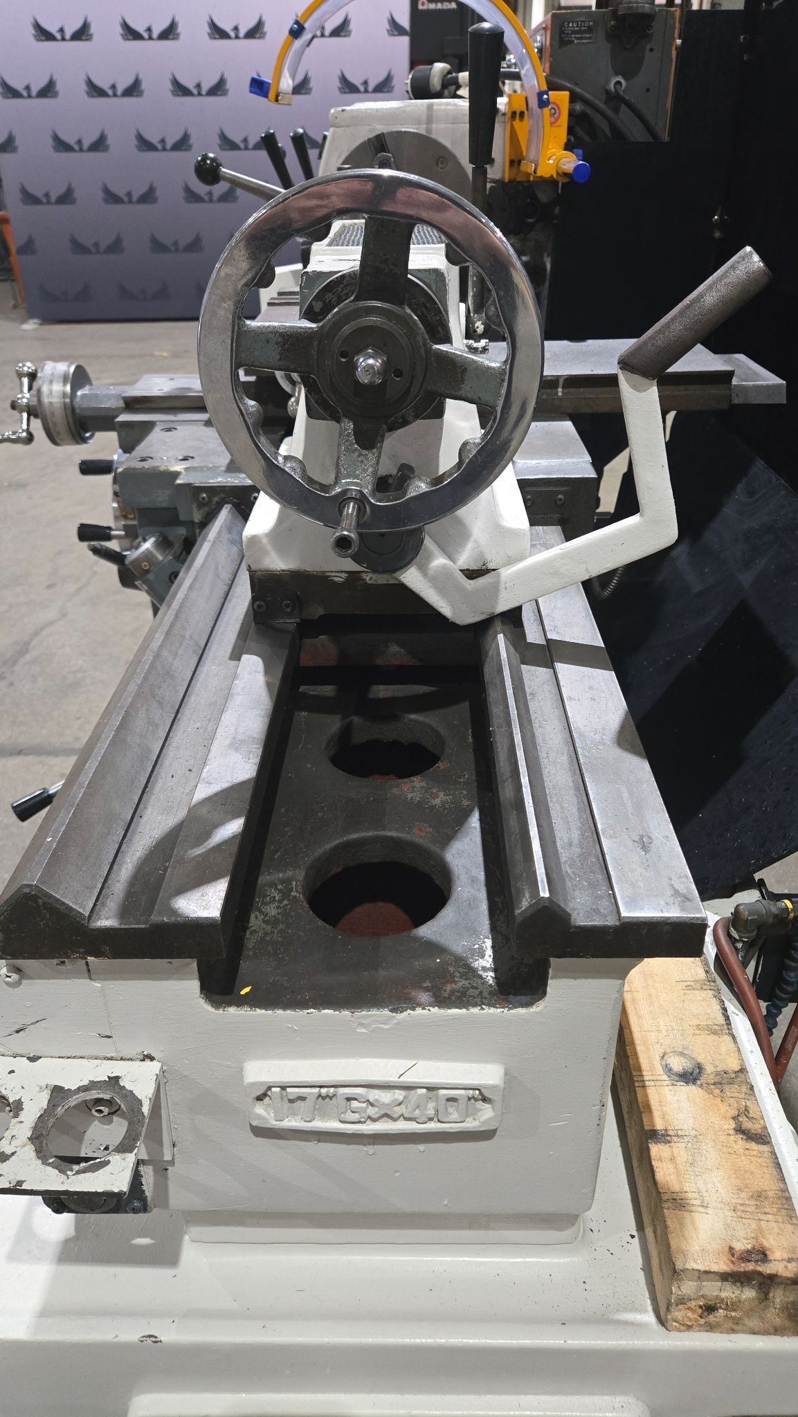 WHACHEON 435-1000 Engine Lathe 5HP 17" x 40" USED 7