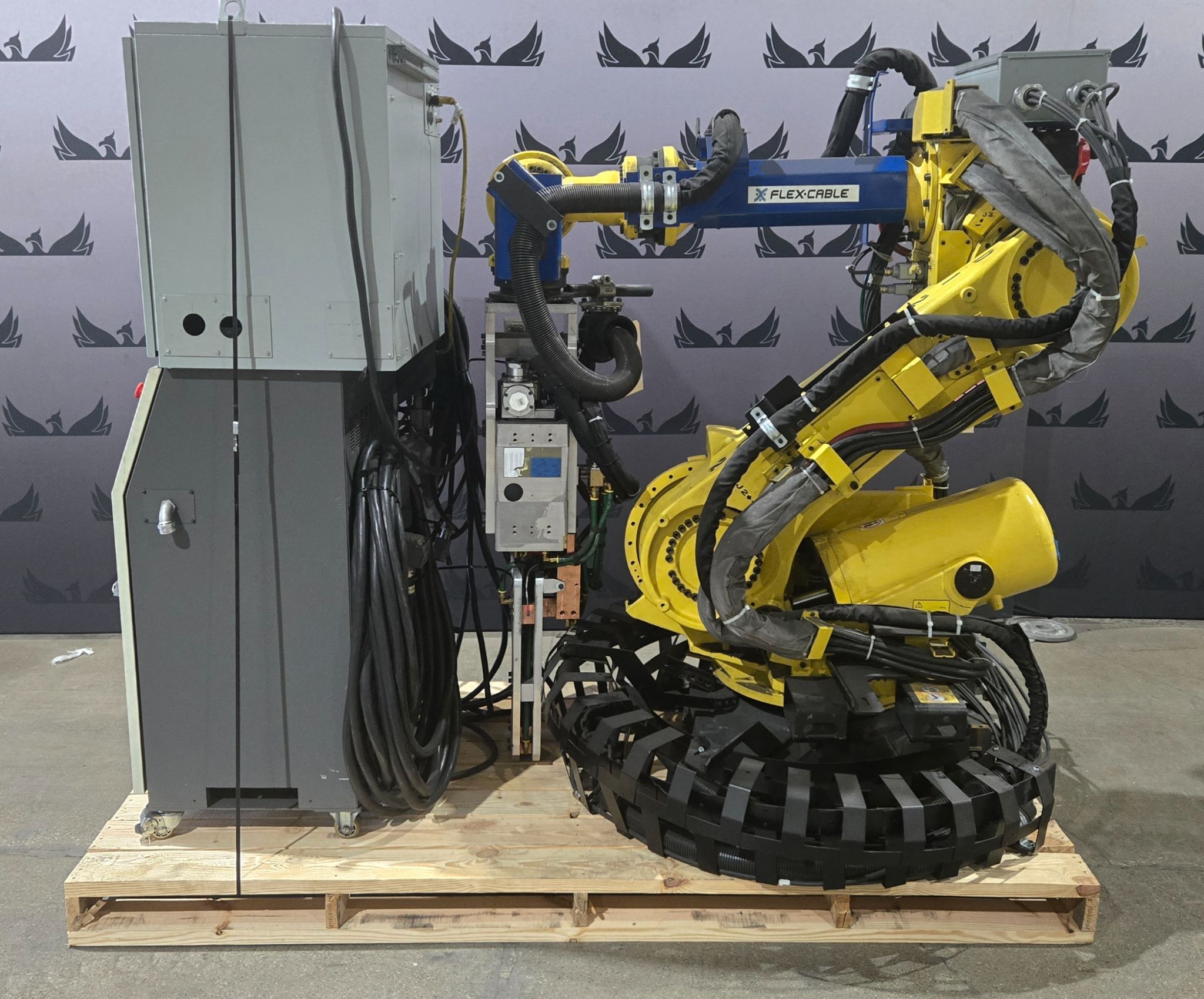 FANUC R-2000iB/210F Complete with R-30iA Controller & WTC WT6000 MFDC Inverter USED 0