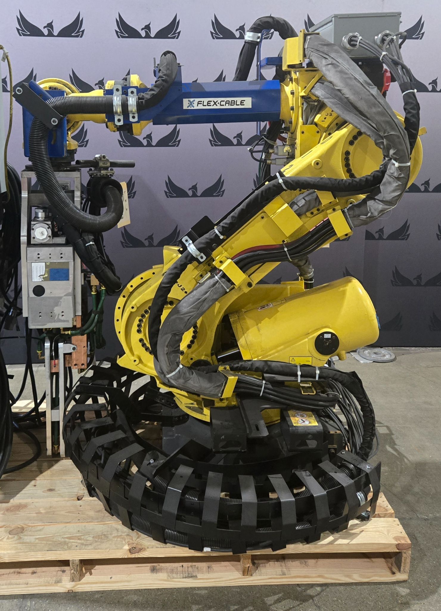 FANUC R-2000iB/210F Complete with R-30iA Controller & WTC WT6000 MFDC Inverter USED 1