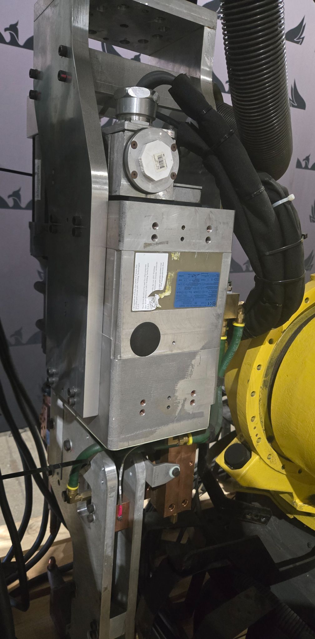FANUC R-2000iB/210F Complete with R-30iA Controller & WTC WT6000 MFDC Inverter USED 2