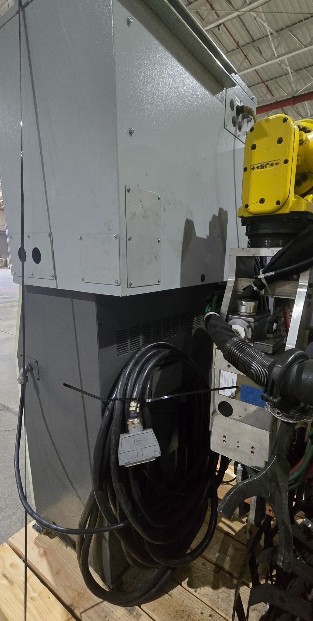 FANUC R-2000iB/210F Complete with R-30iA Controller & WTC WT6000 MFDC Inverter USED 13