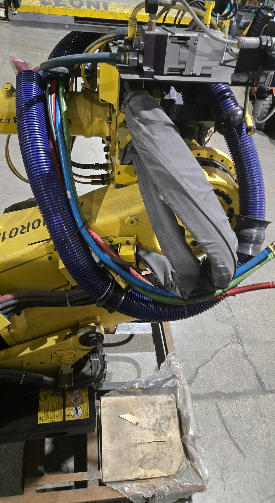 FANUC R-2000iB/210F Complete with R-30iB Controller & WTC Weld Controls USED 7