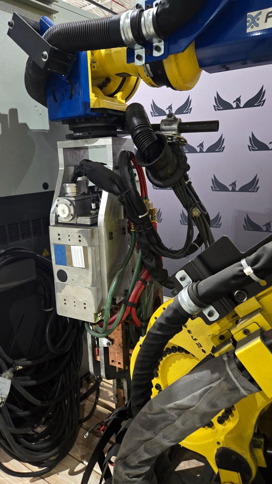 FANUC R-2000iB/210F Complete with R-30iA Controller & WTC Gen 6 MFDC Inverter USED 3