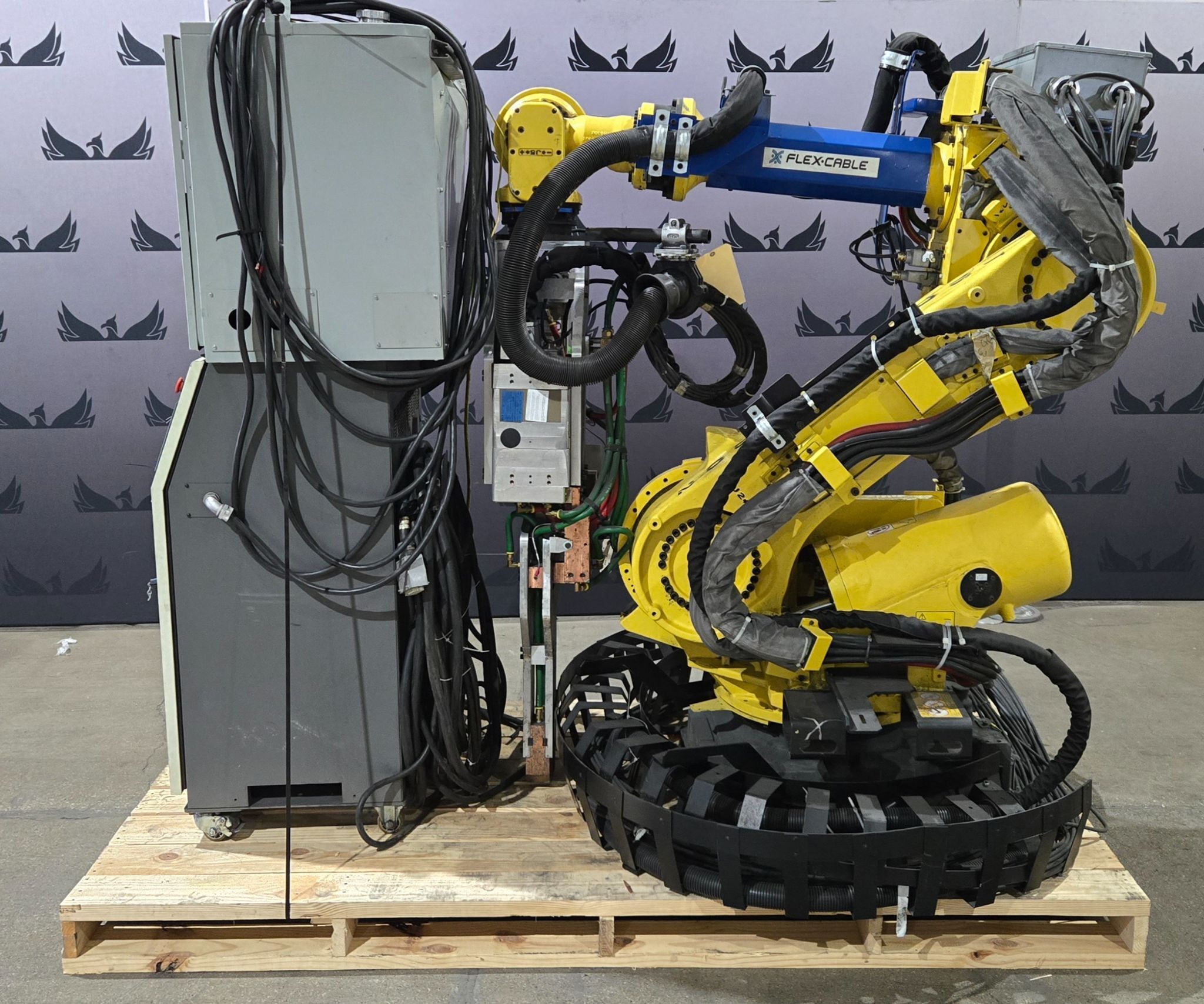 FANUC R-2000iB/210F Complete with R-30iA Controller & WTC WT6000 MFDC Inverter - USED 0