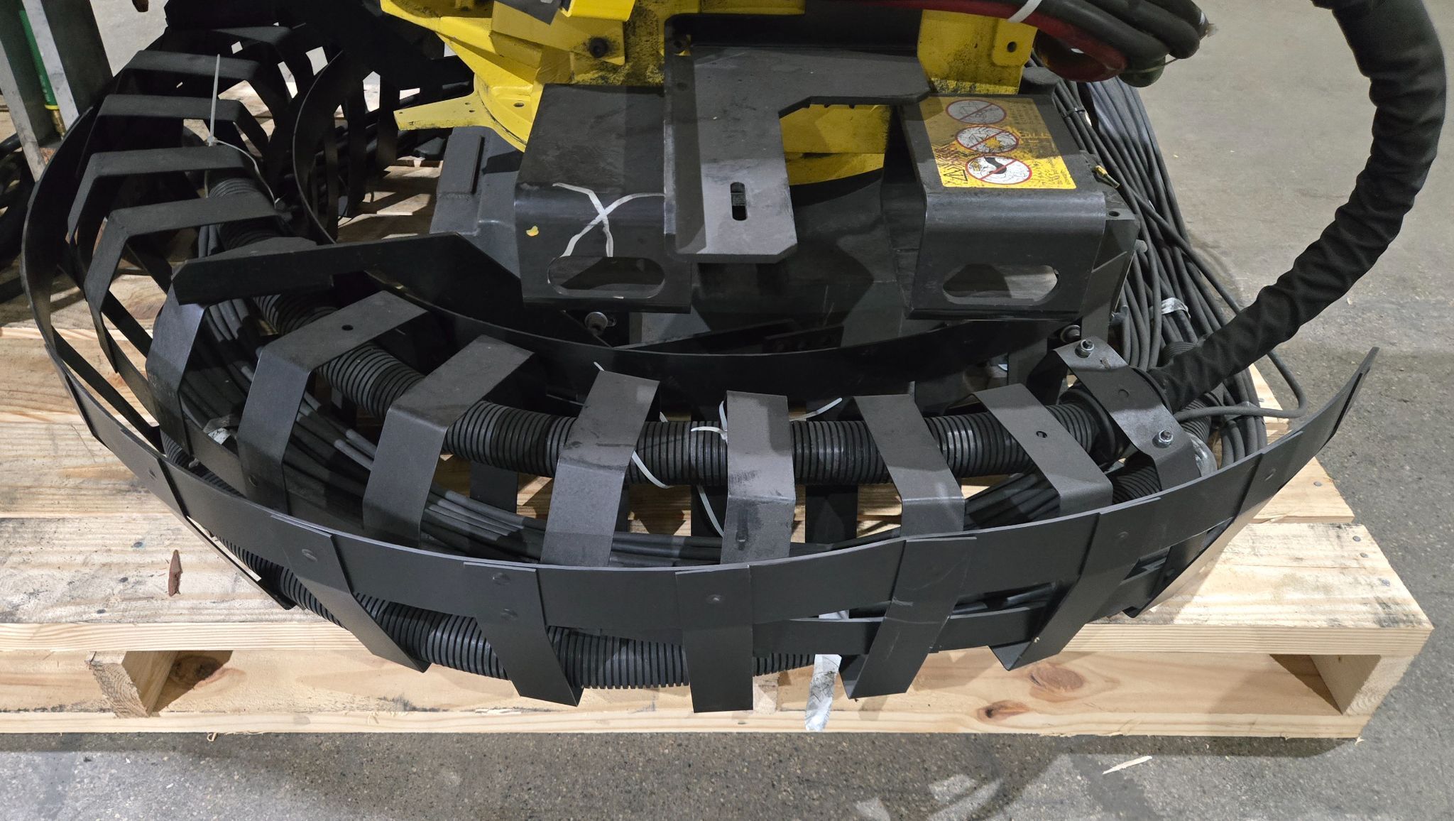 FANUC R-2000iB/210F Complete with R-30iA Controller & WTC WT6000 MFDC Inverter - USED 8