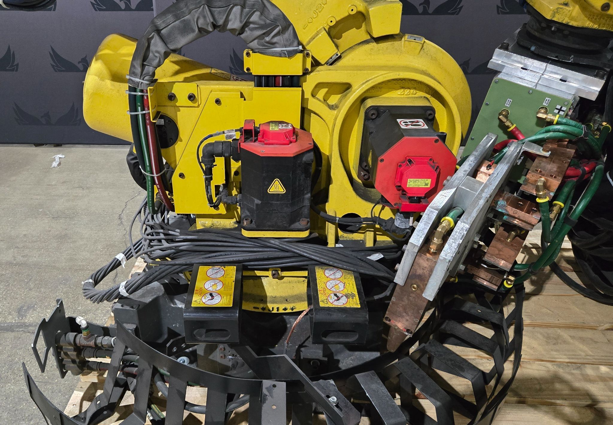 FANUC R-2000iB/210F Complete with R-30iA Controller & WTC WT6000 MFDC Inverter USED 7