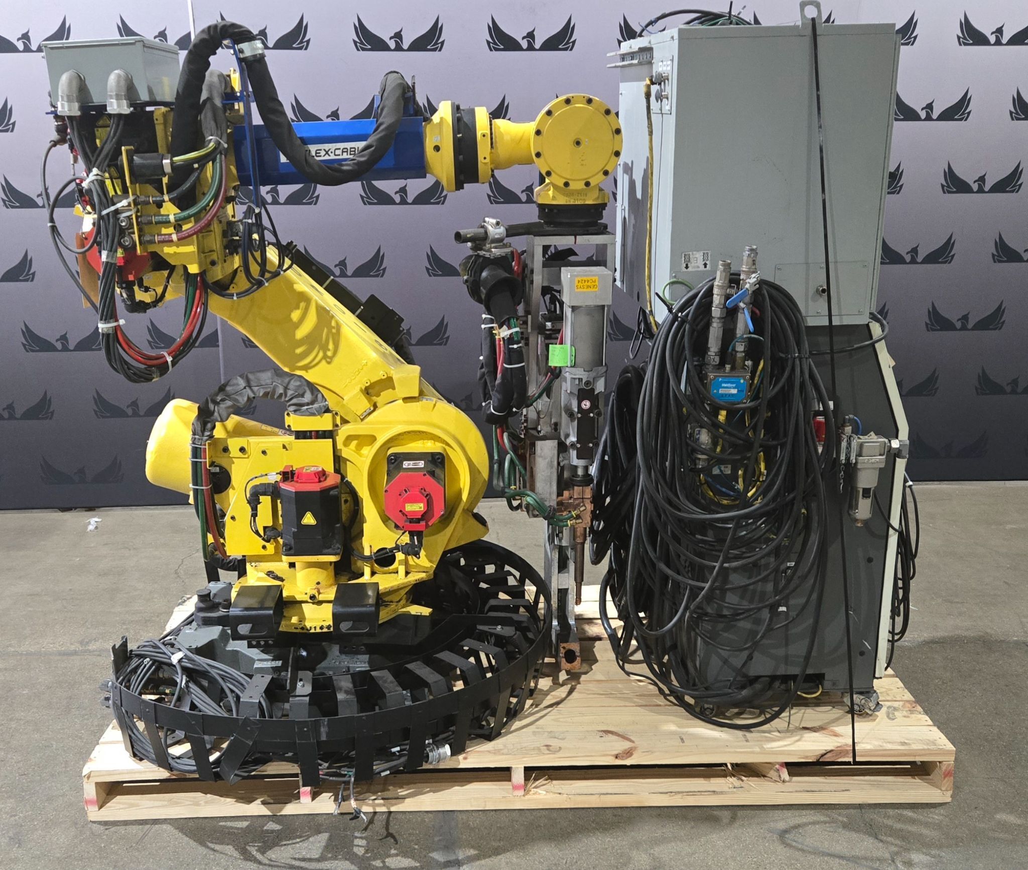 FANUC R-2000iB/210F Complete with R-30iA Controller & WTC WT6000 MFDC Inverter USED 0