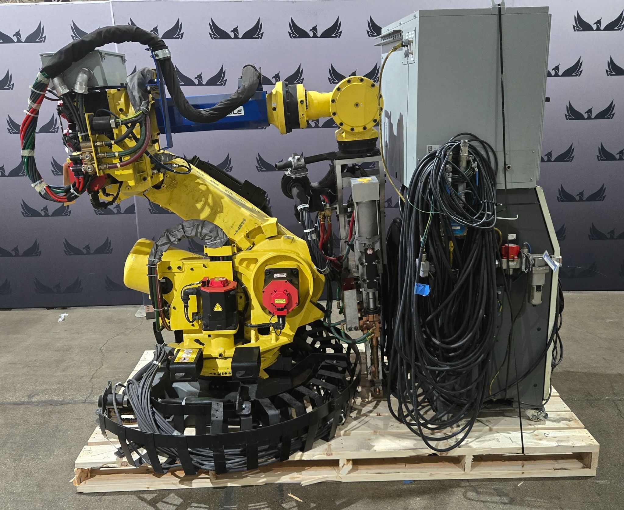 FANUC R-2000iB/210F Complete With R-30iA Controller & WT6000 Inverter USED 0