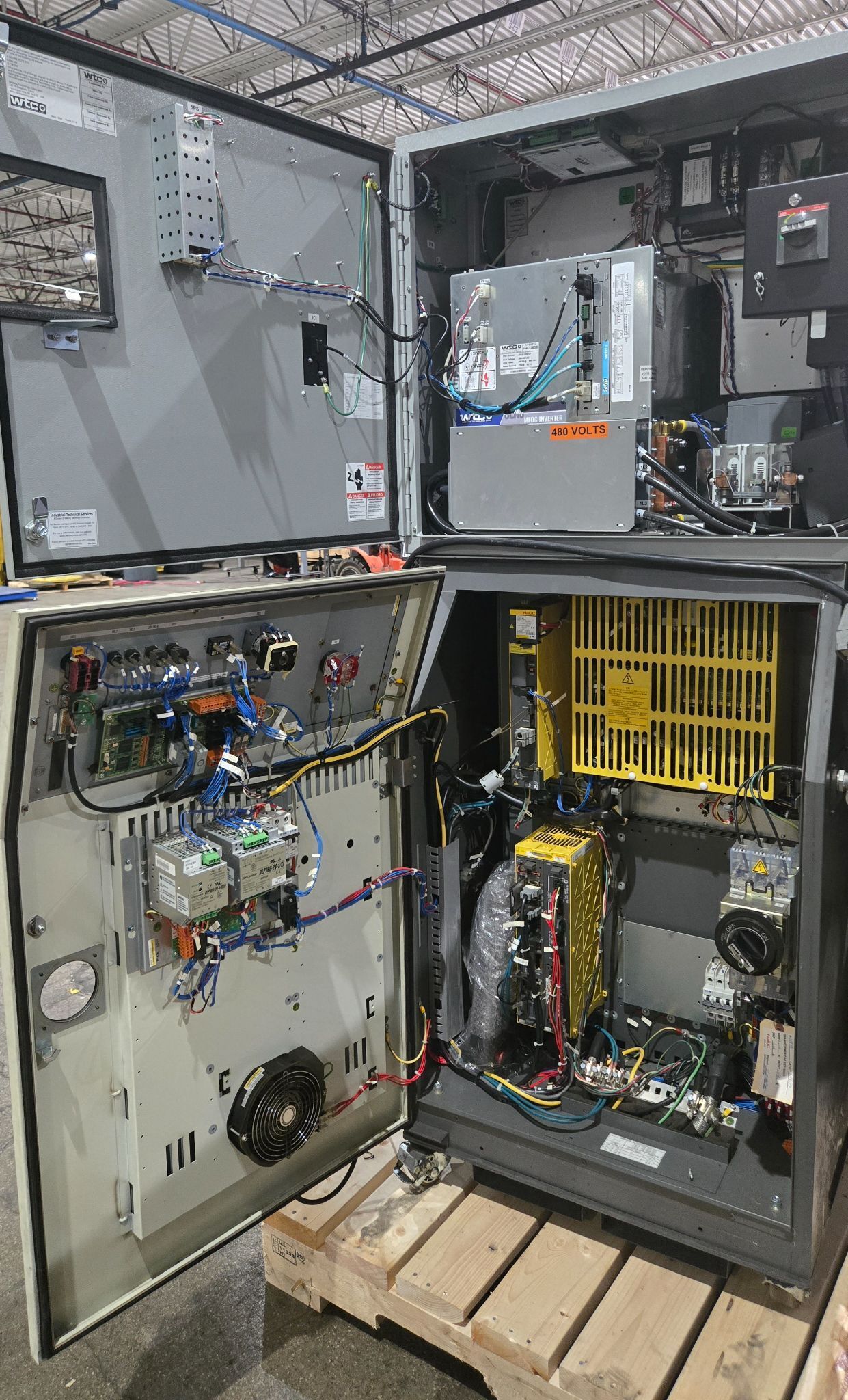 FANUC R-2000iB/210F Complete With R-30iA Controller & WT6000 Inverter USED 14