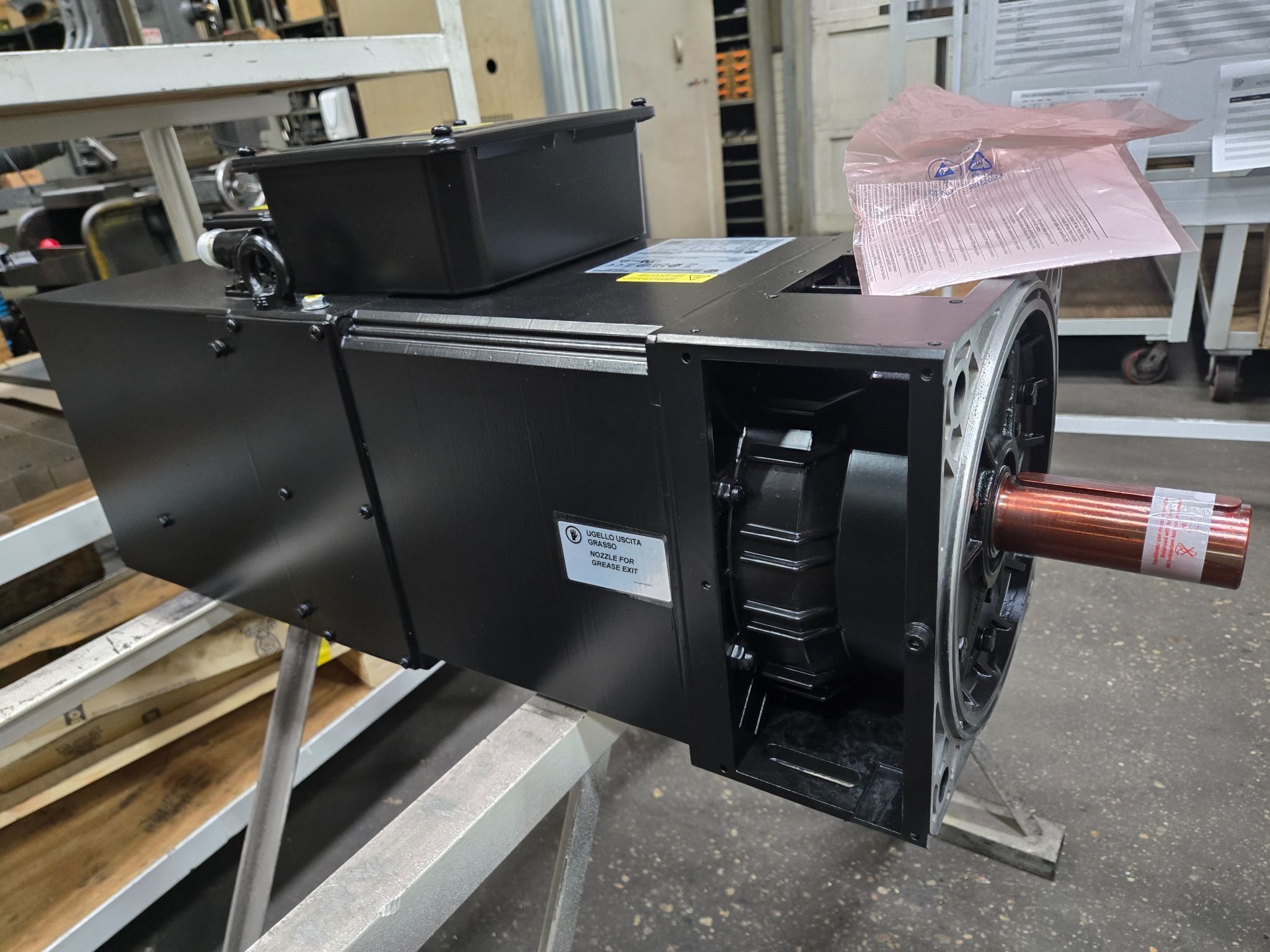ALLEN-BRADLEY MMA-B132C18-M1AAE4ABACCAA Kinetix MM Asynchronous Main Motor NEW 1